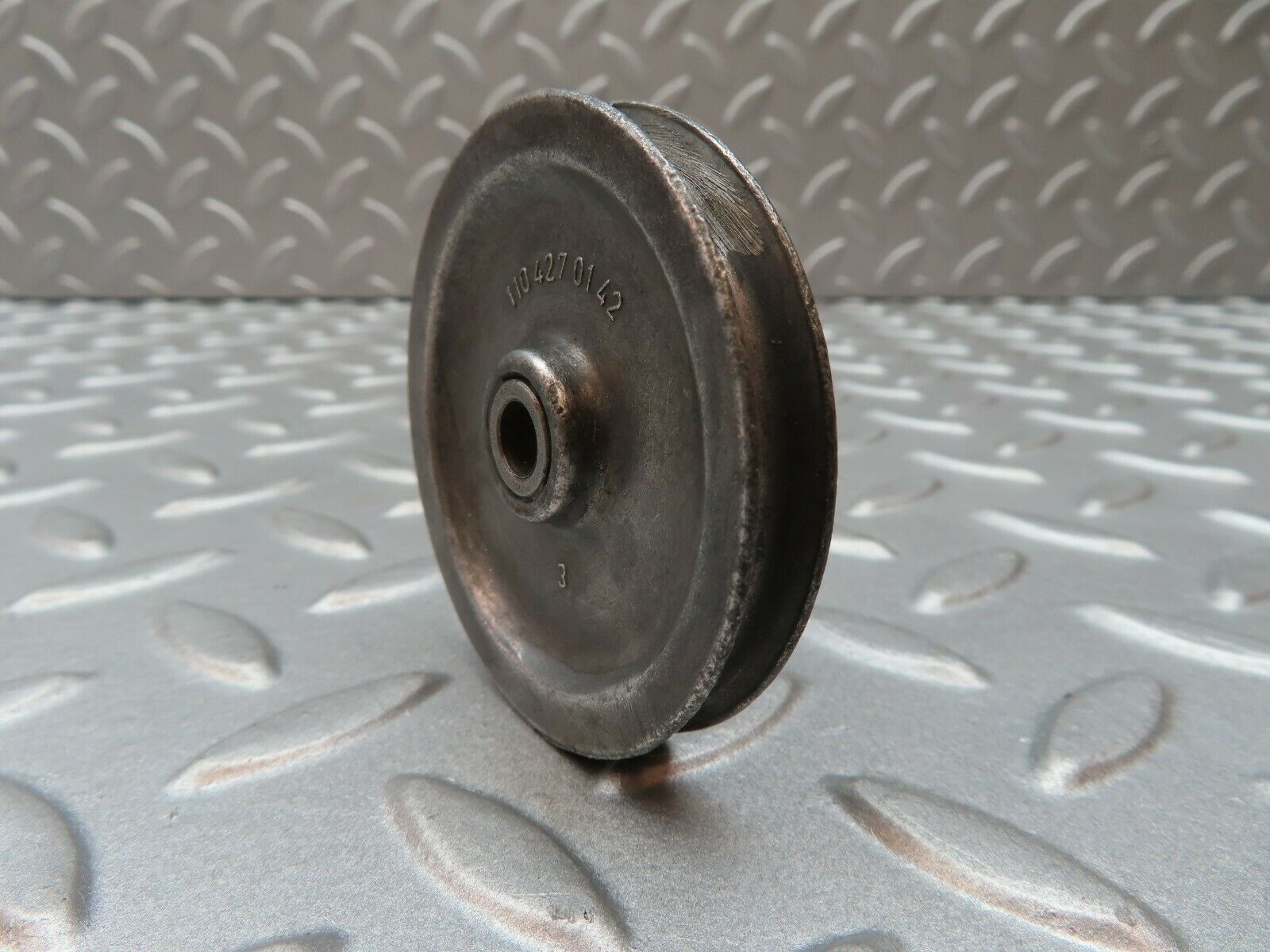 3657 Mercedes-Benz W108 280SE Handebrake Cable Pulley 1104270142