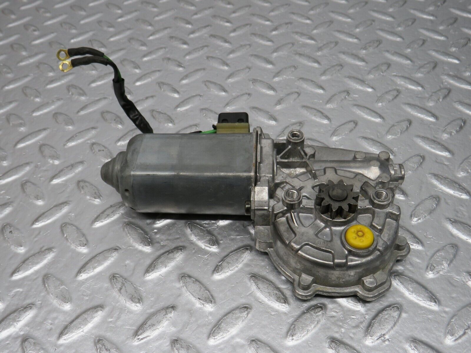 32451 Mercedes-Benz S124 300TE Window Regulator Motor Left Bosch 0130821284