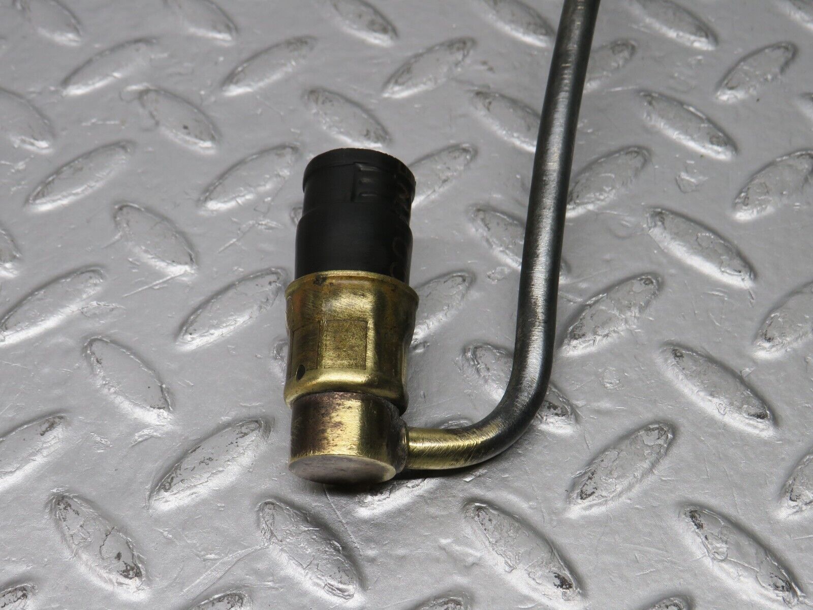 38876 Mercedes-Benz W201 190E 2.6L Fuel Pipe Line