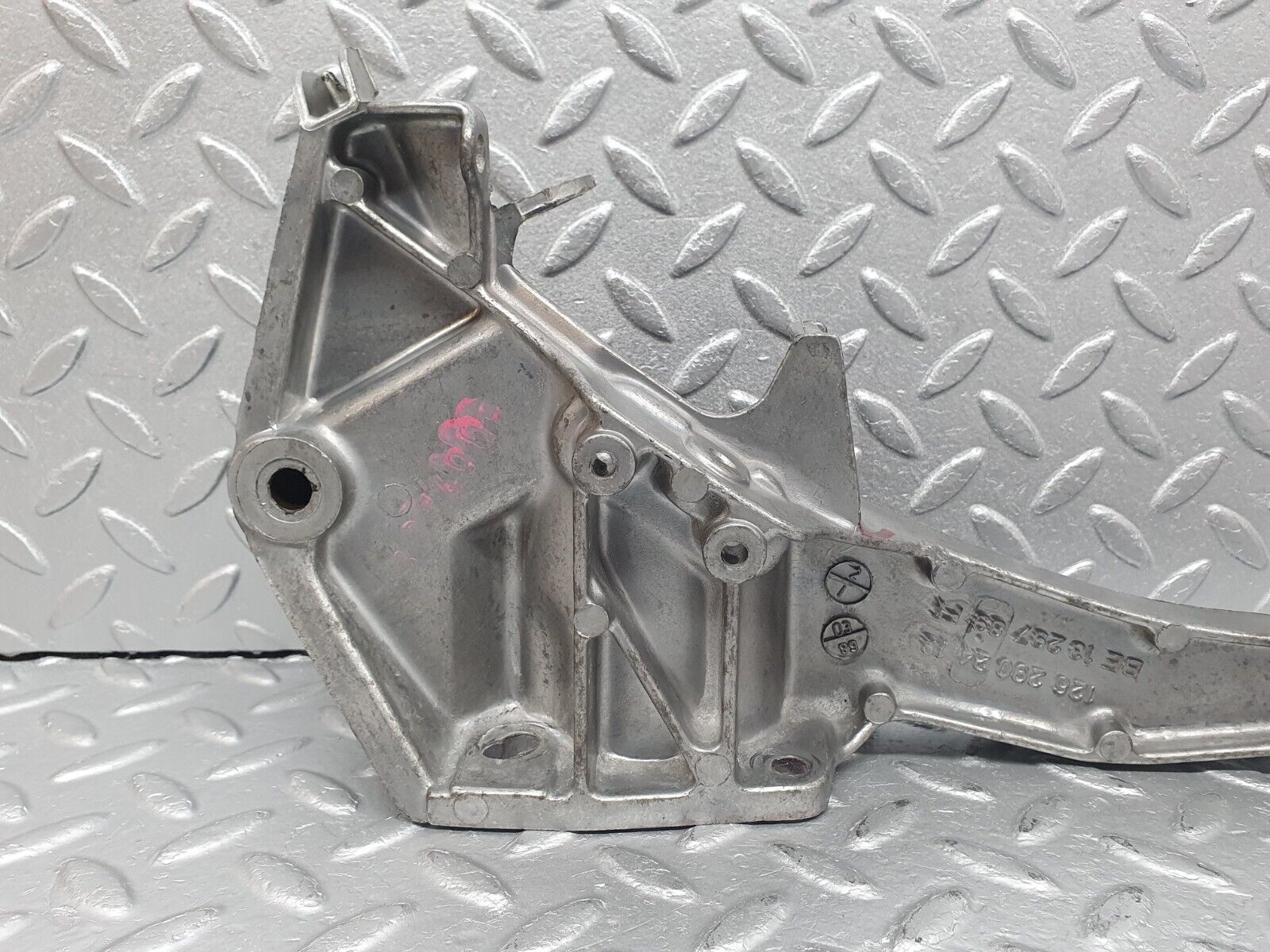 41043 Mercedes-Benz W126 300SE Brake Pedal Bracket 1262902419