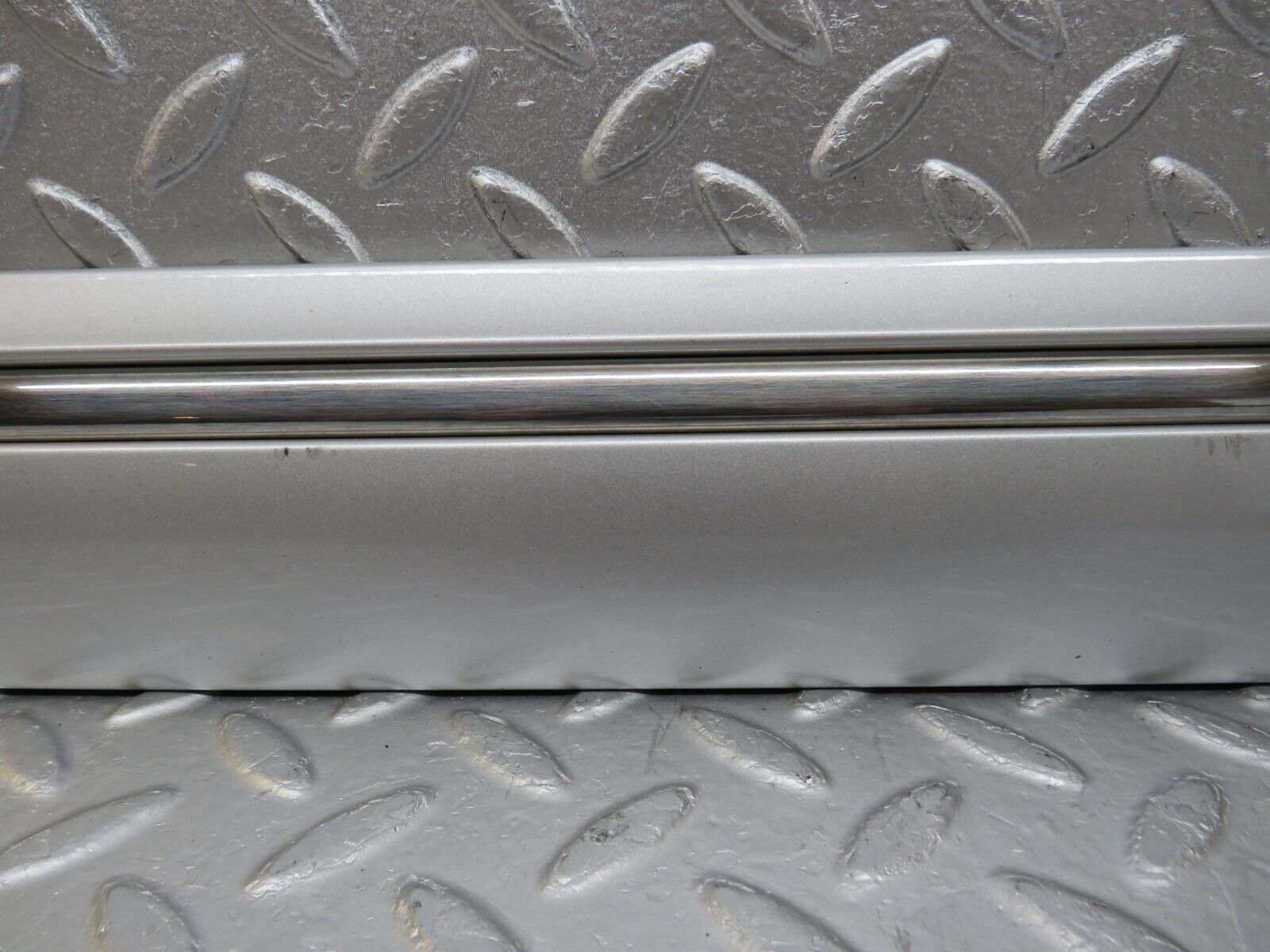 34716 Mercedes-Benz W210 320E Rear Left Door Centre Moulding Trim 2106900582