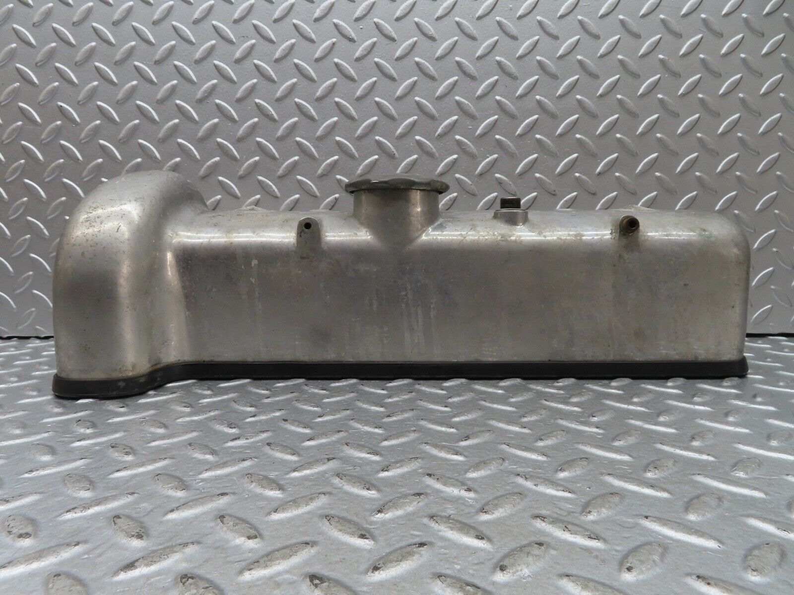 18973 Mercedes-Benz W121 190b Ponton Cylinder Head Valve Cover 1210100630