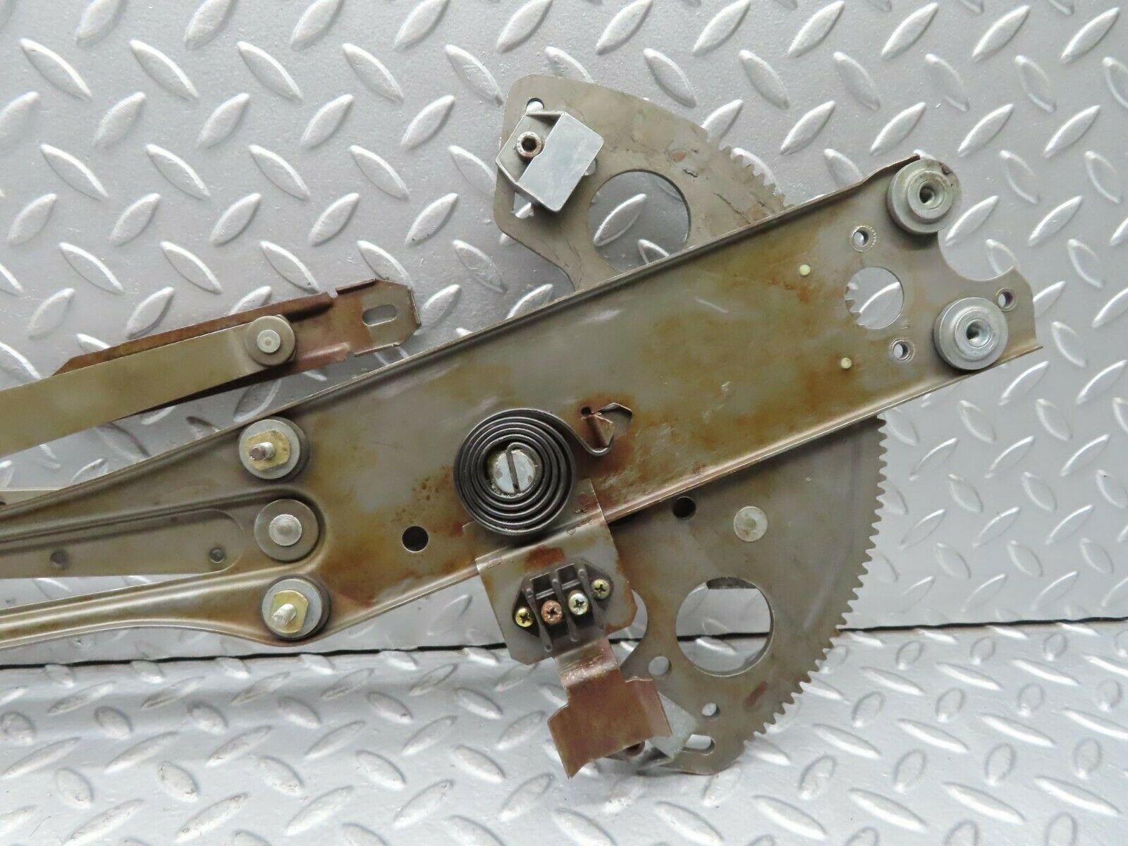 16639 Mercedes-Benz C107 380SLC Front Left Power Window Regulator 1077200746