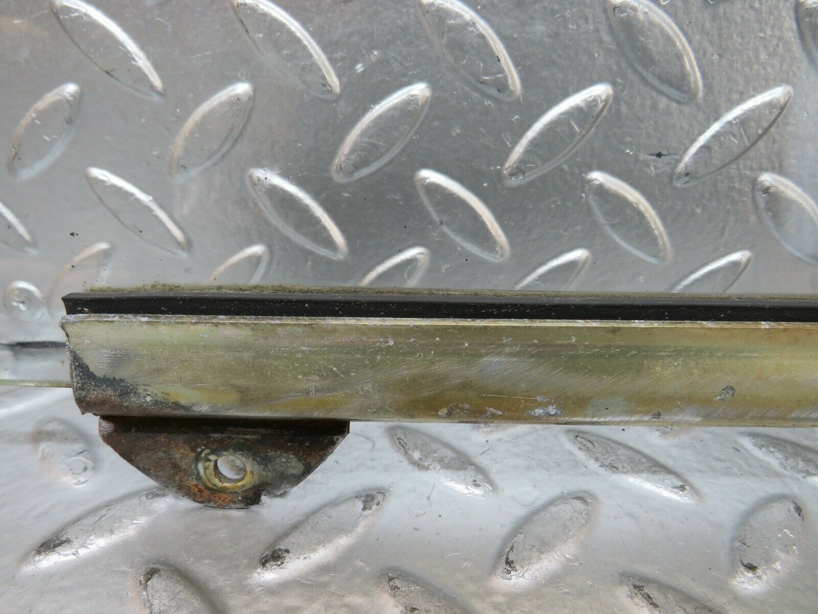 23650 Mercedes-Benz W114 280E Rear Right Door Window Glass