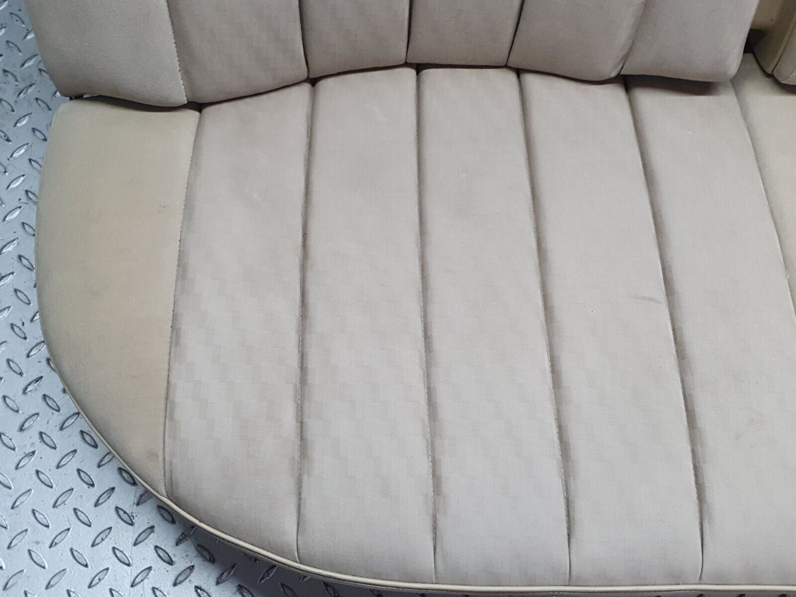 41135 Mercedes-Benz W126 300SE Rear Seat Beige 1269200650