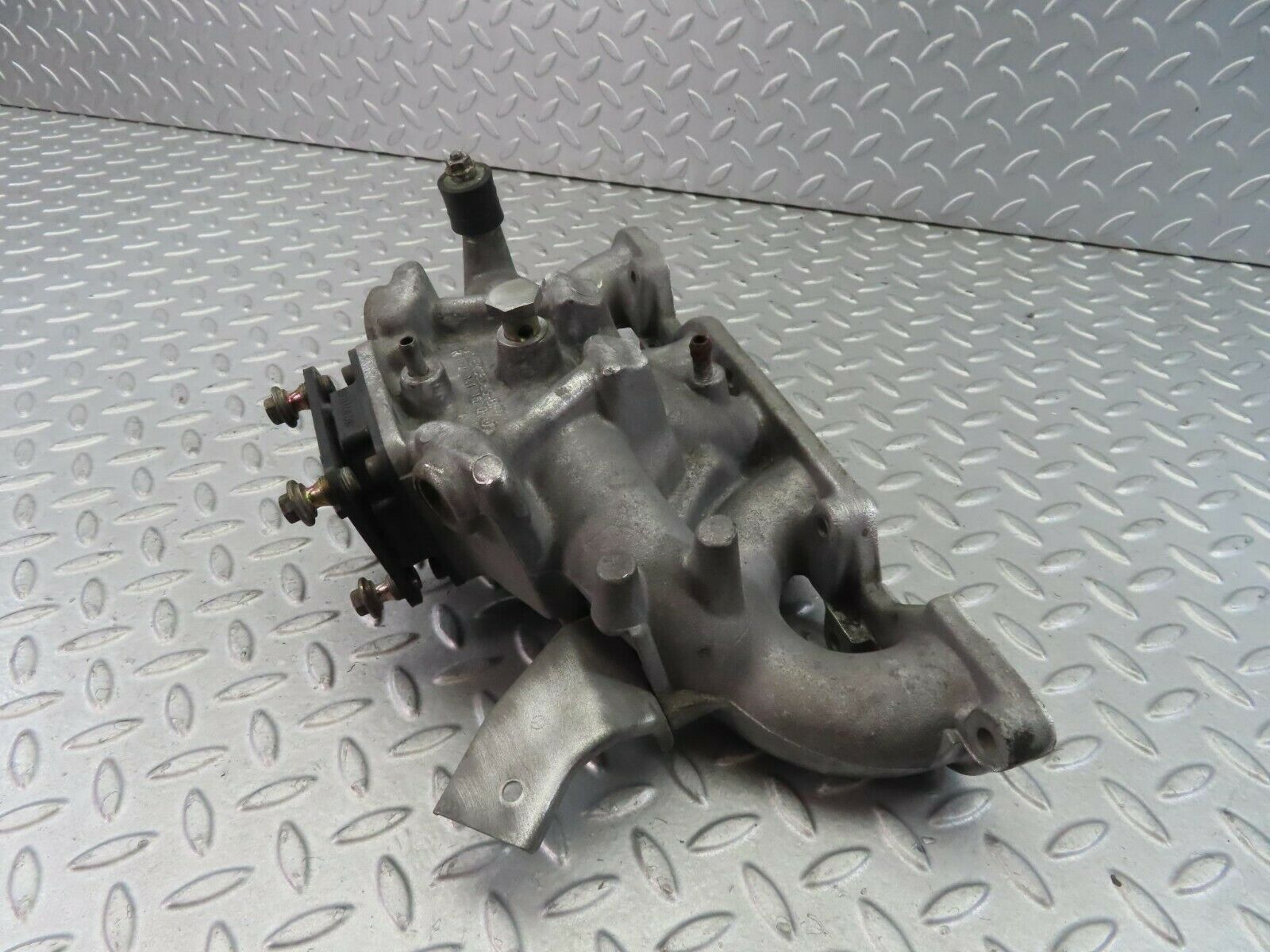 8678 Mercedes-Benz W123 Intake Manifold 1021411601