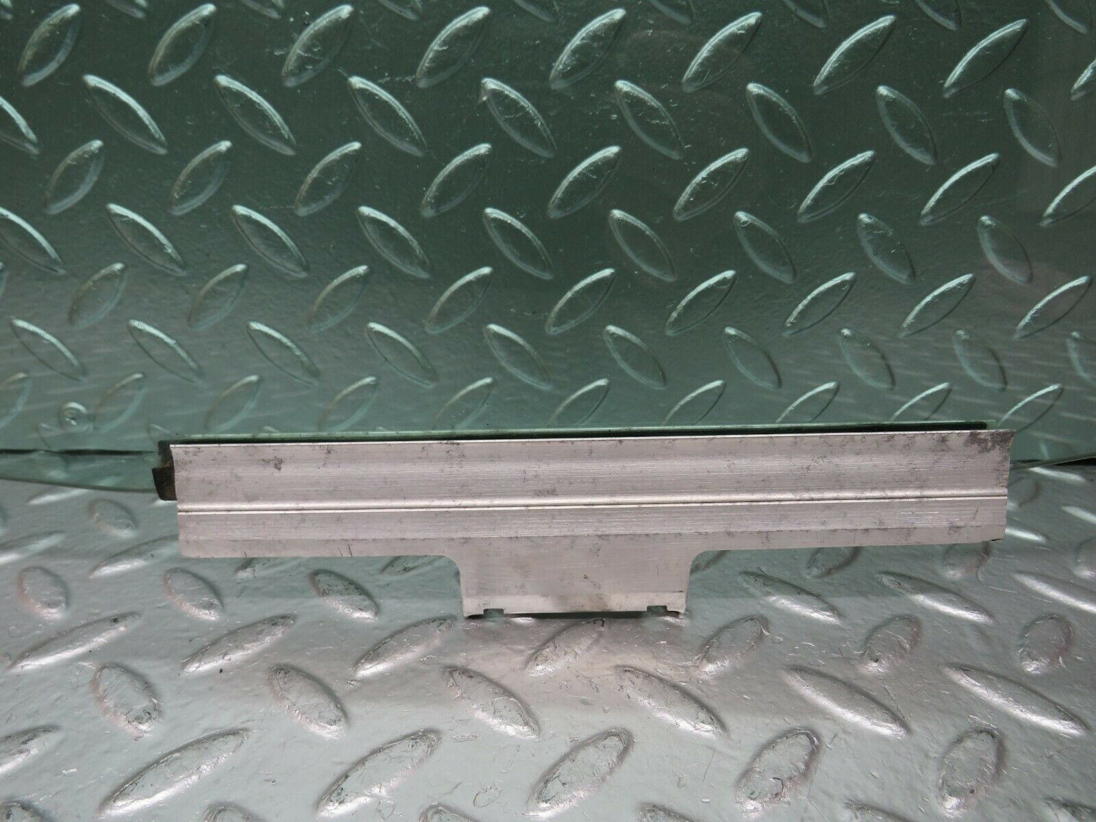 24441 Mercedes-Benz S124 220TE Wagon Rear Left Door Window Glass