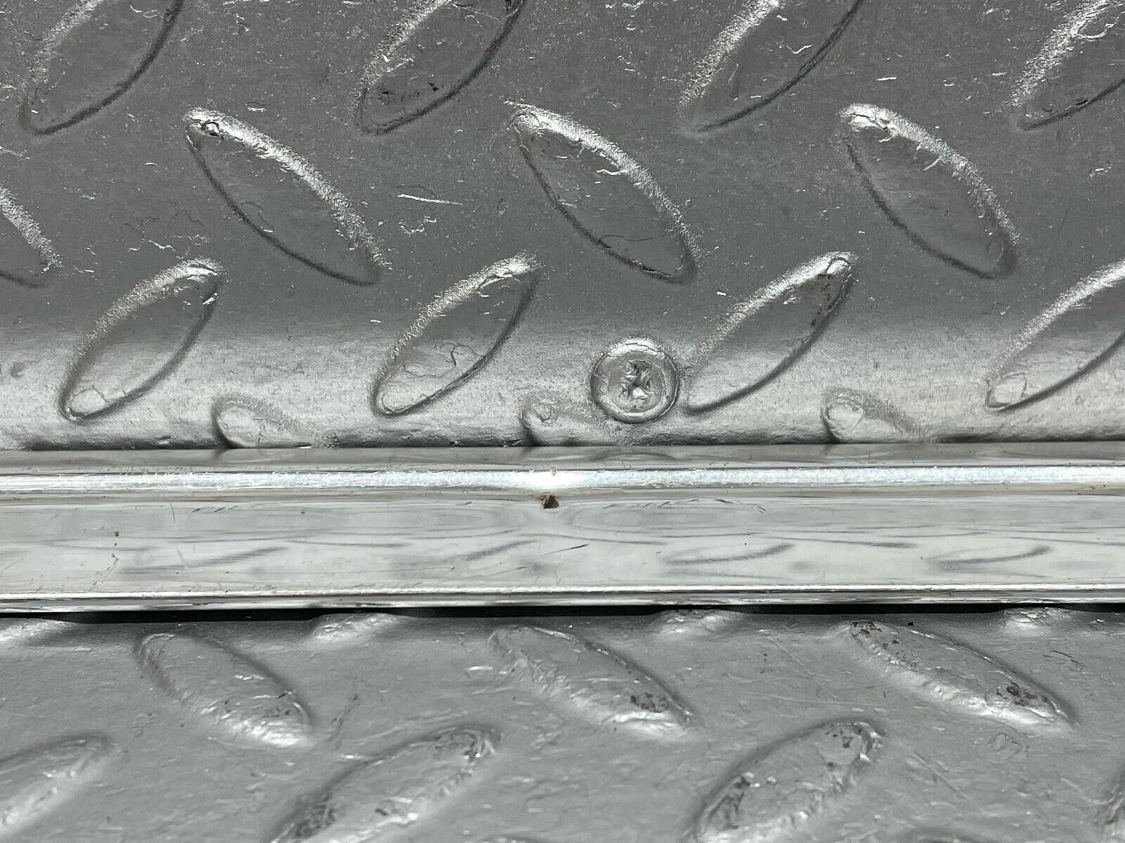 40517 Mercedes-Benz W108 Front Right Door Window Chrome Trim