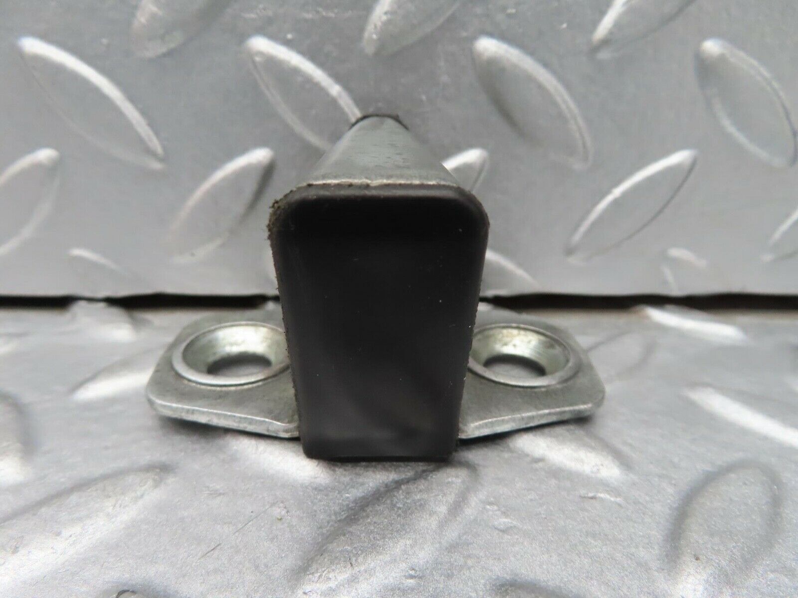 16452 Mercedes-Benz W124 260E Door Lock Latch