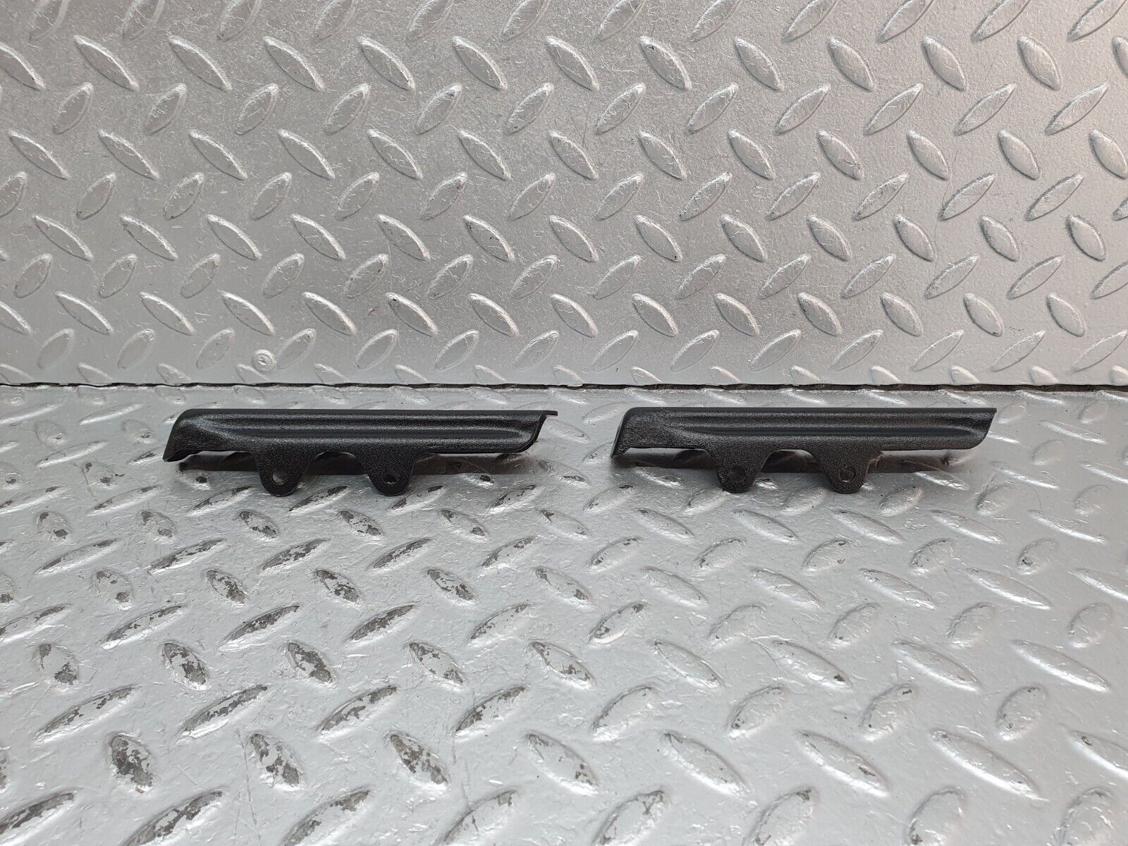 41236 Mercedes-Benz W126 300SE Air Intake Manifold Bracket