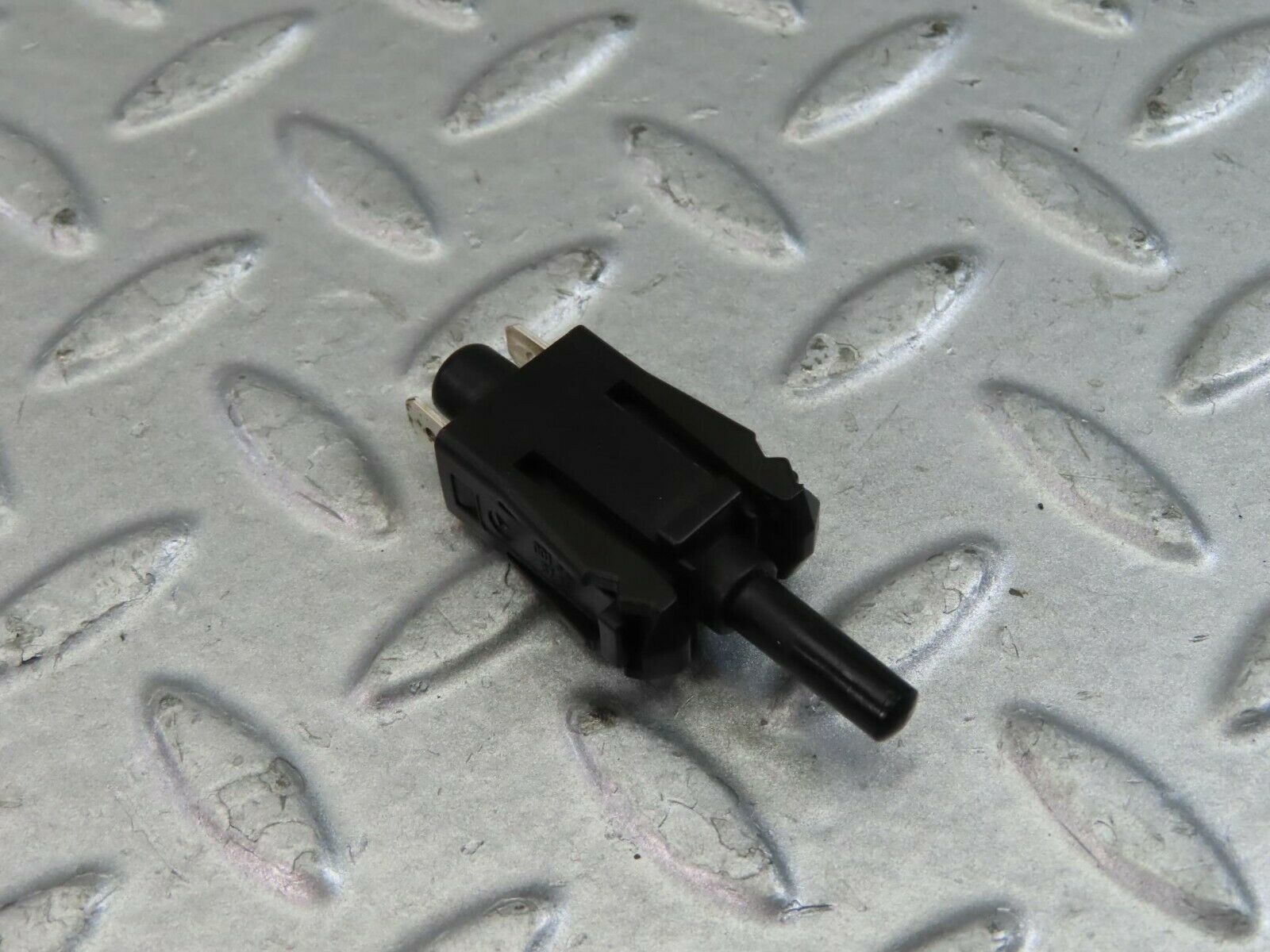 9334 Mercedes-Benz C124 300CE Coupe Door Contact Switch 0015458714