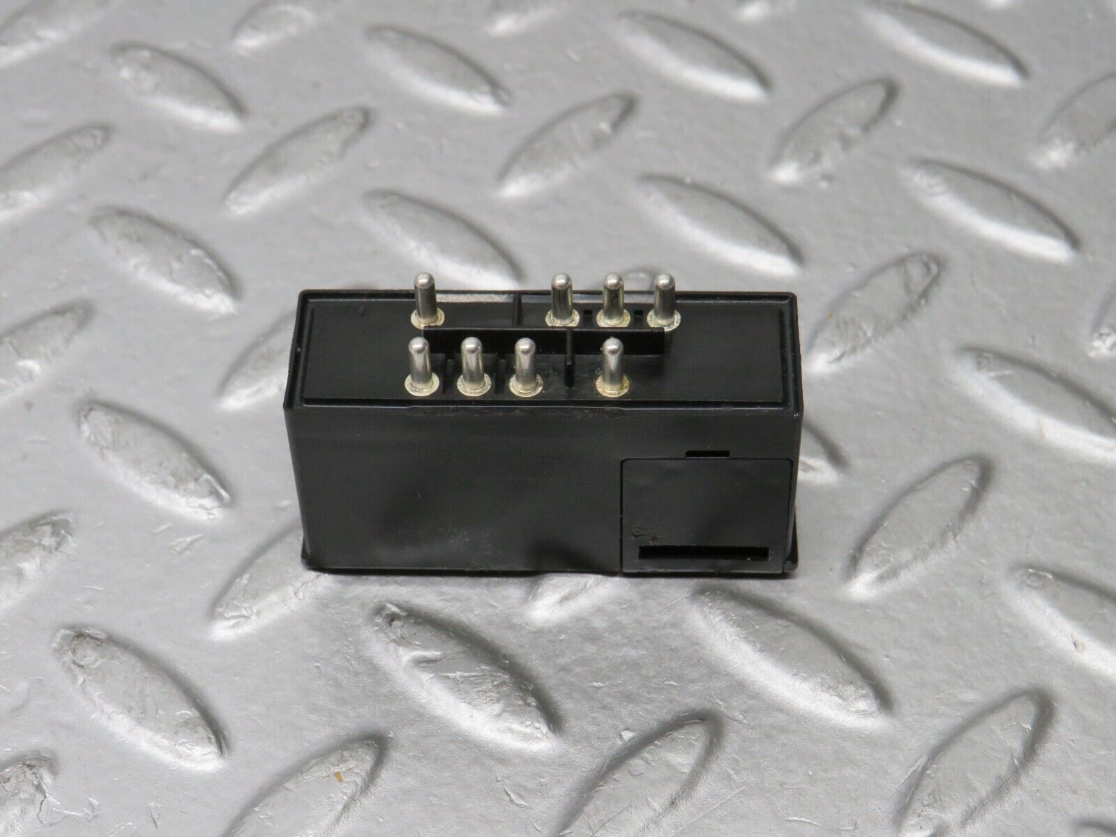 38396 Mercedes-Benz R129 280SL Coupe Right Seat Locking Relay 1298210147