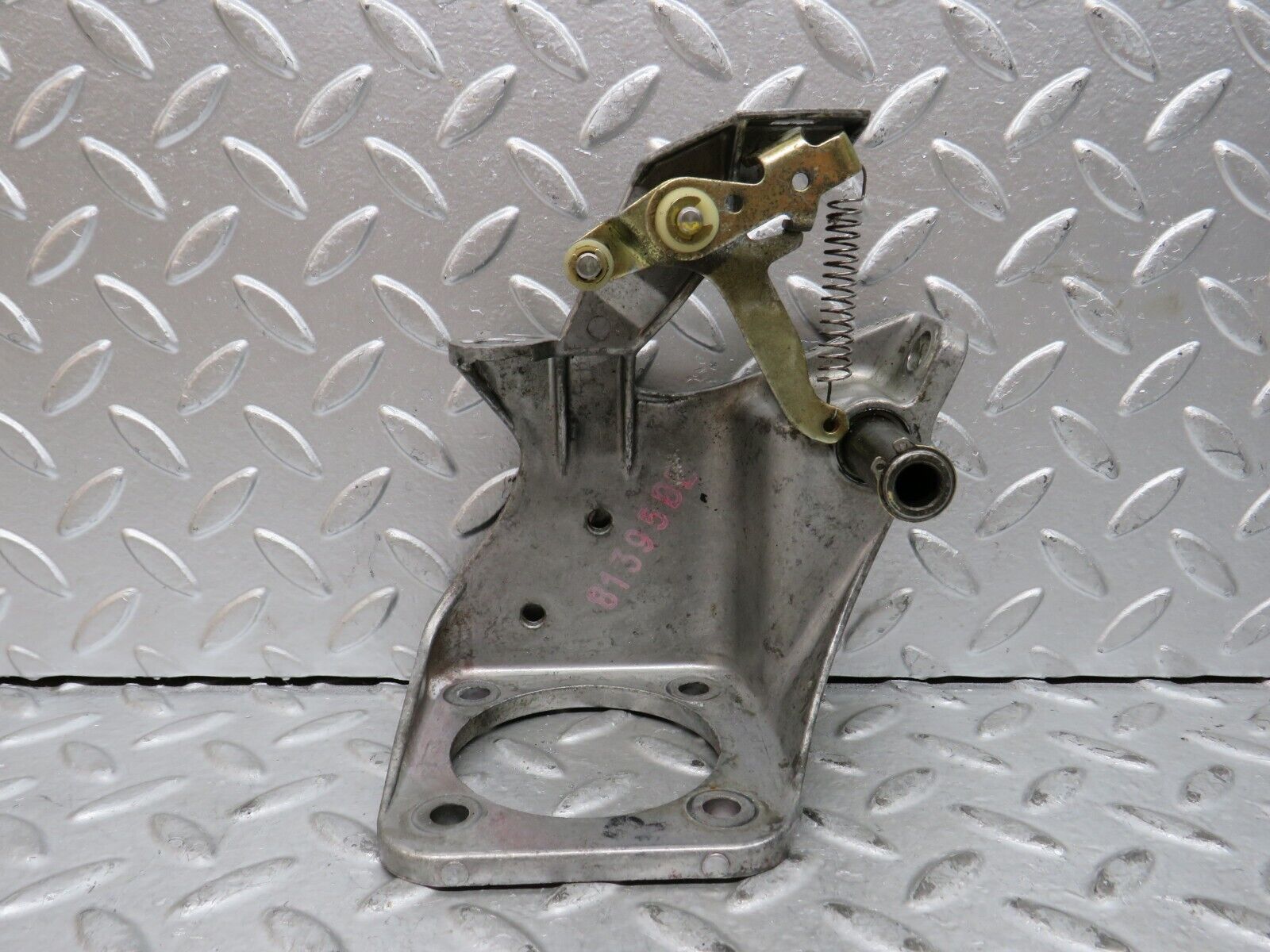 29030 Mercedes-Benz C124 320CE Coupe Brake Pedal Bracket 1242900919