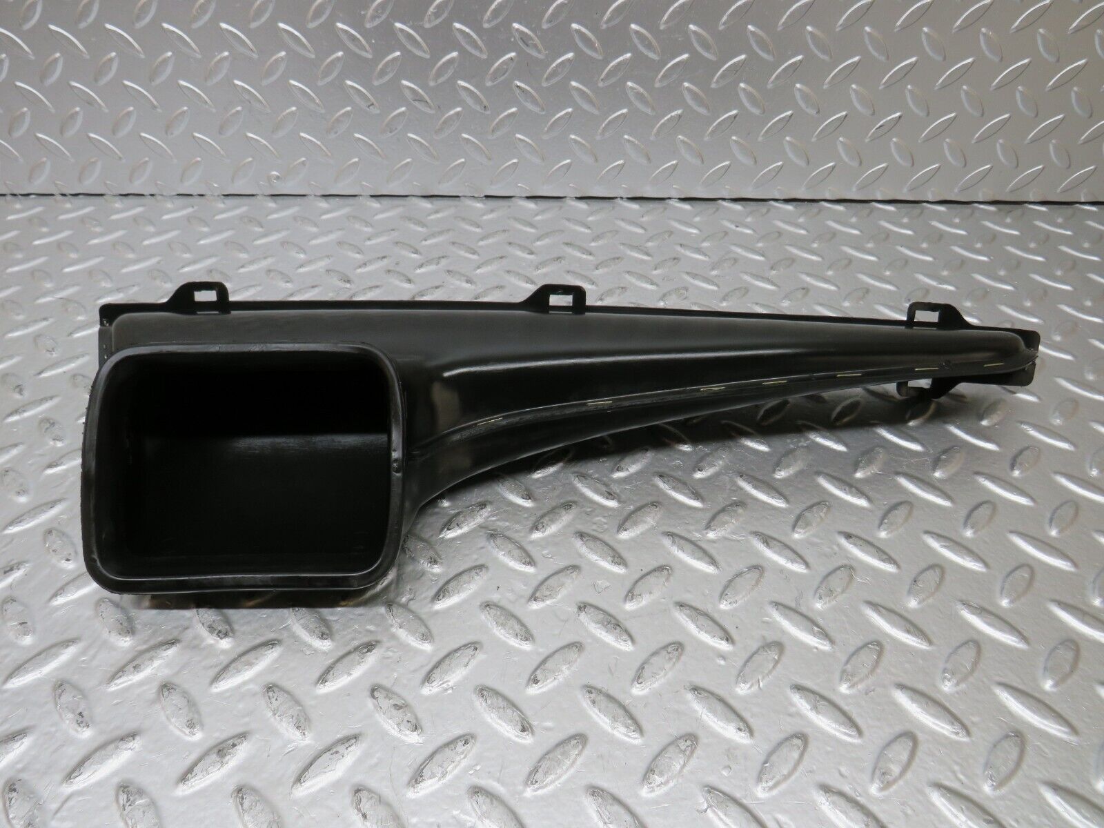 26186 Mercedes-Benz W116 450SE Dashboard Air Vent Duct Pair 1168300319