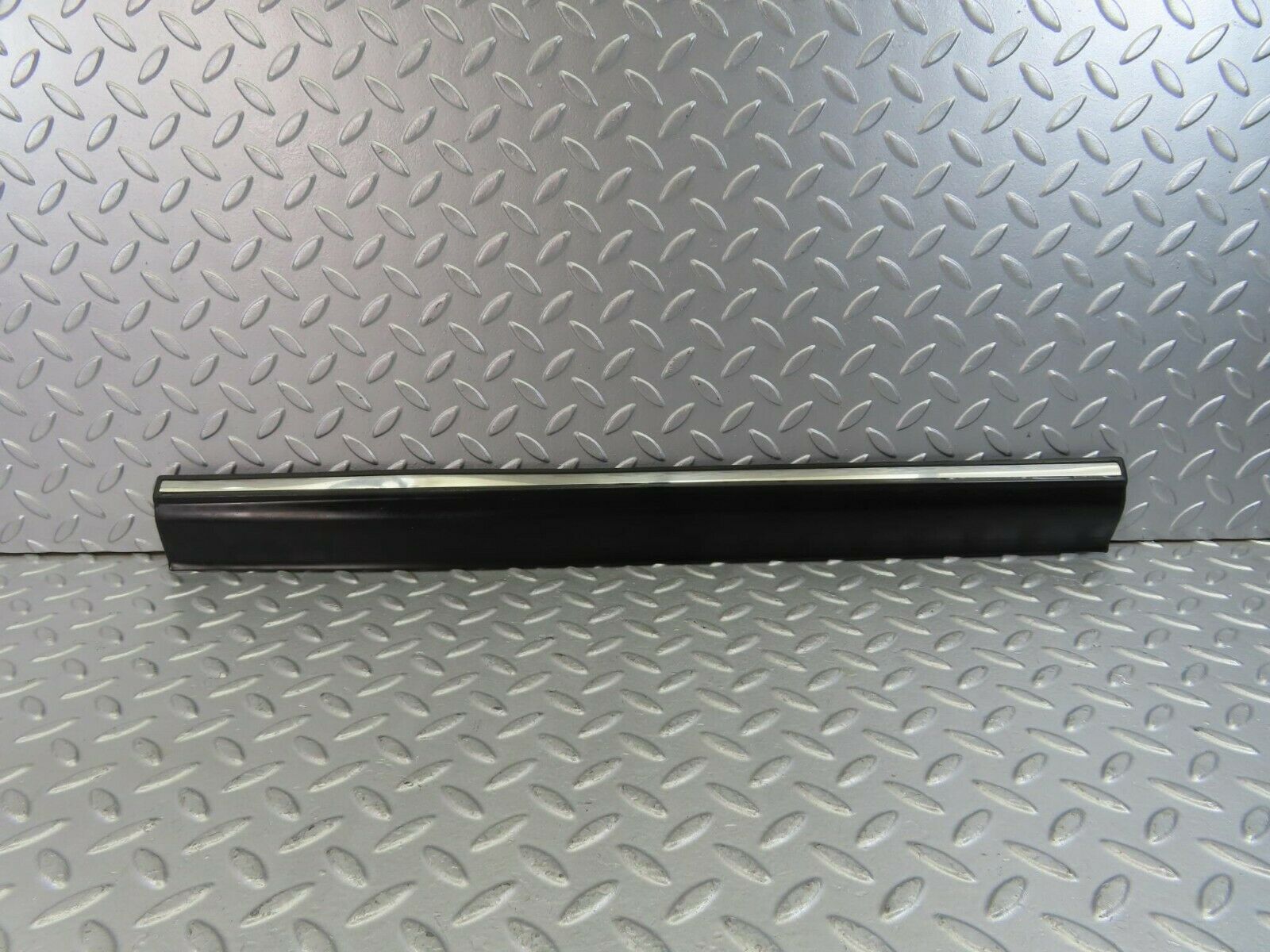 10282 Mercedes-Benz W123 Rear Left Door Lower Trim