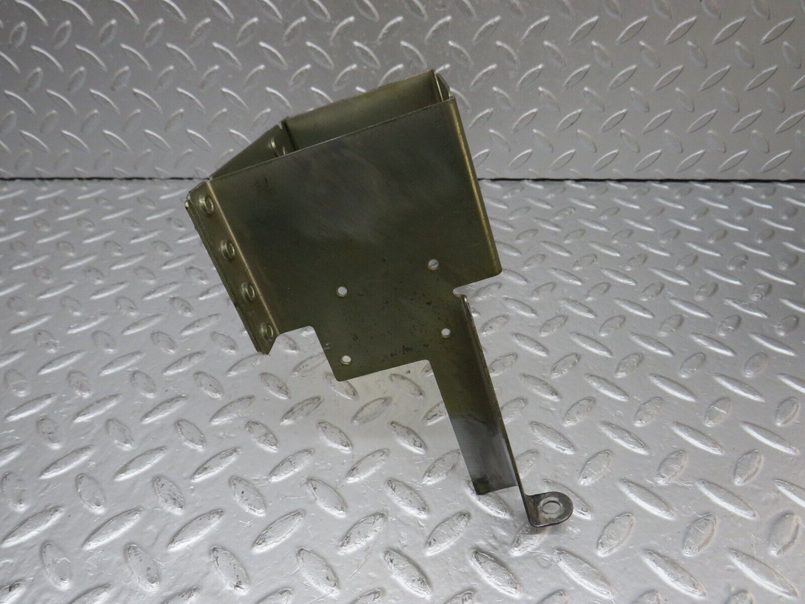 33310 Mercedes-Benz W202 C180 ECU Holder Bracket