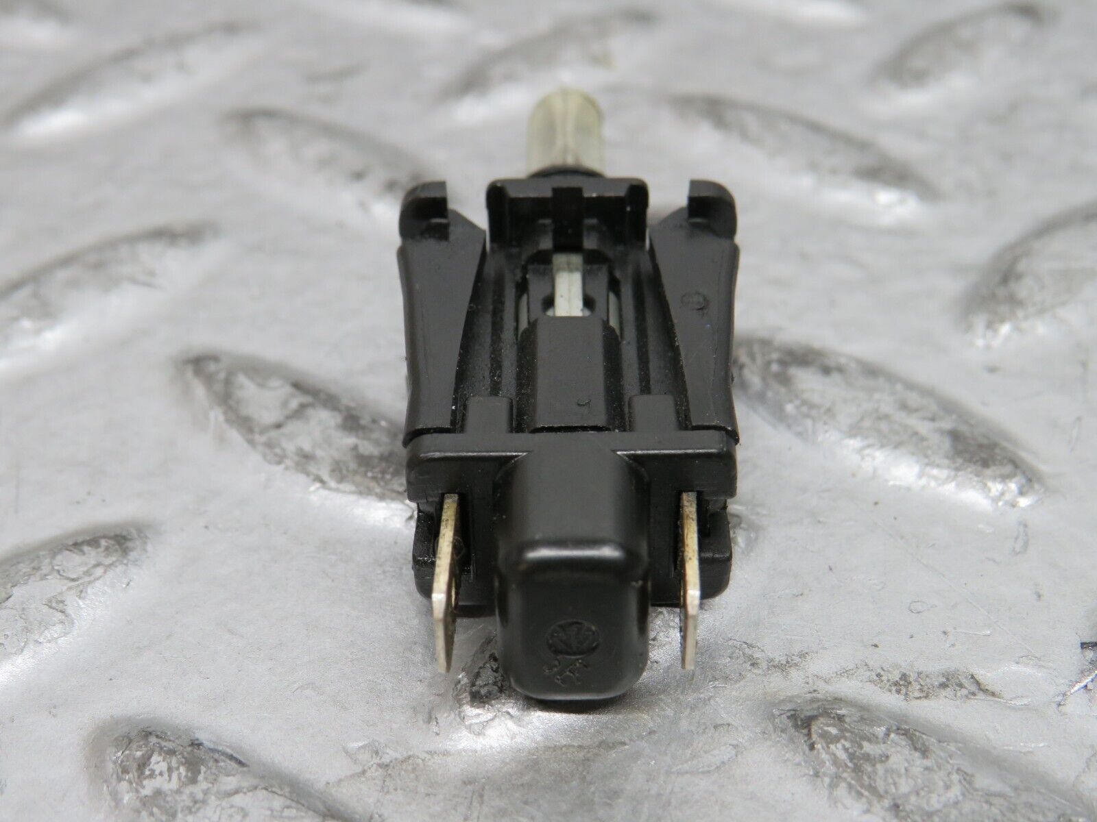 29168 Mercedes-Benz C124 320CE Door Contact Switch With Bracket 2018202110