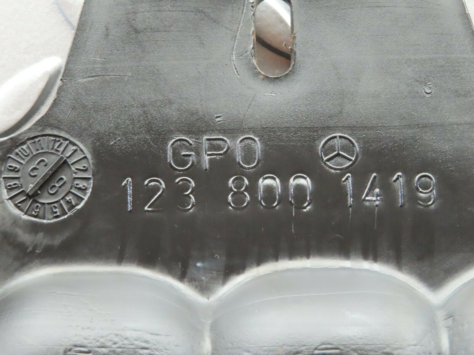 5916 Mercedes-Benz W123 200 Vacuum Reservior Tank 1238001419