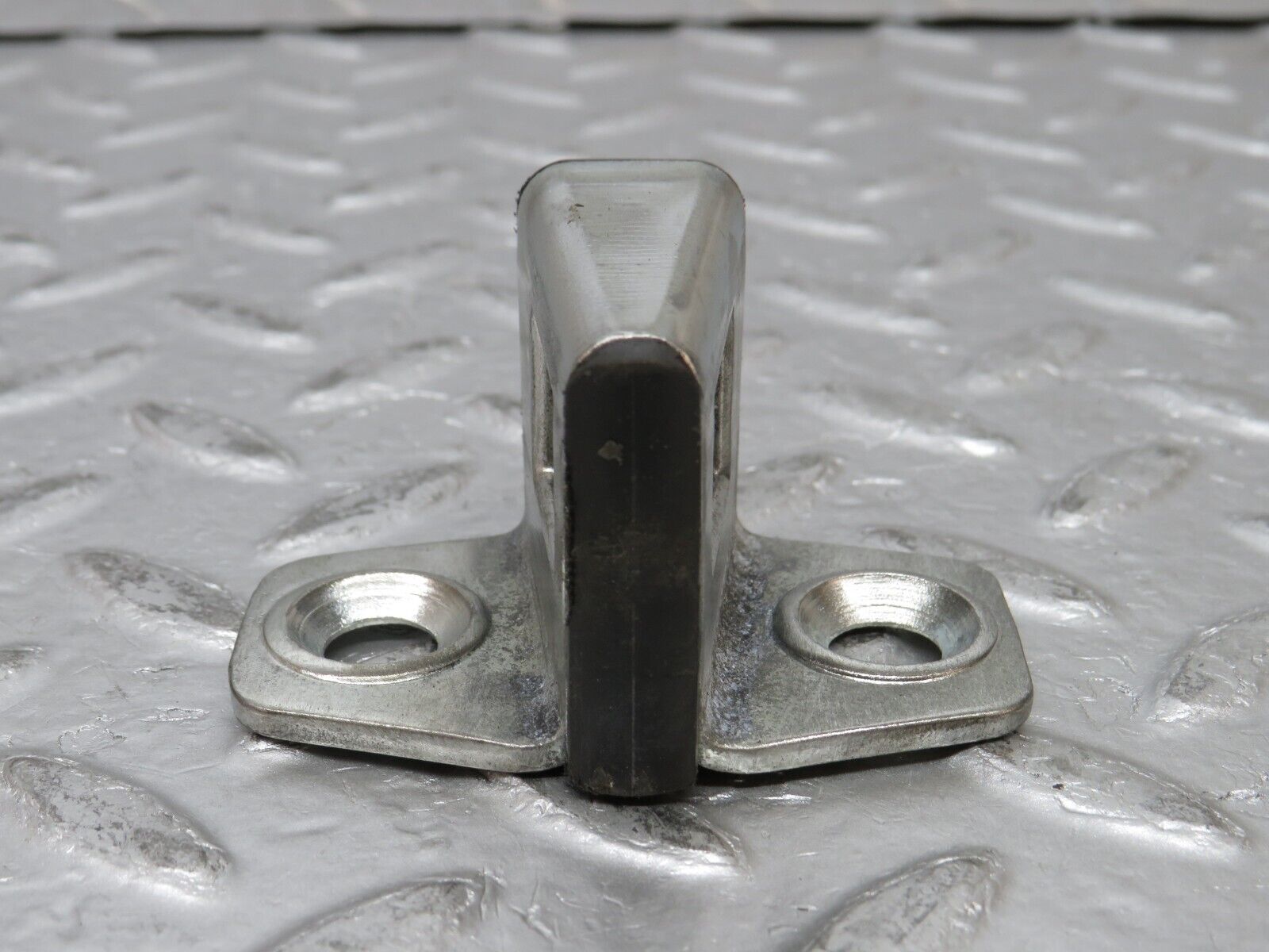 31774 Mercedes-Benz W201 190LE 1.8L Door Lock Latch