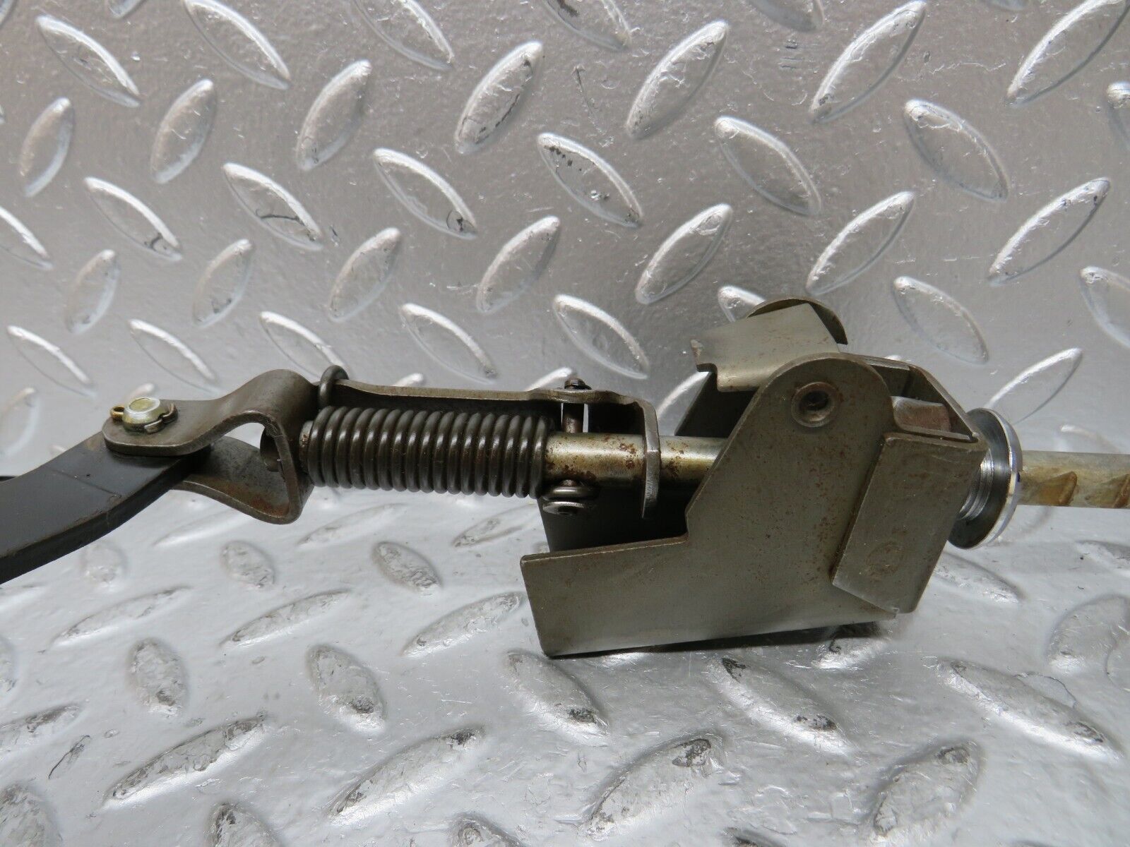 26286 Mercedes-Benz W116 450SE Handbrake Adjusting Handbrake Regulator