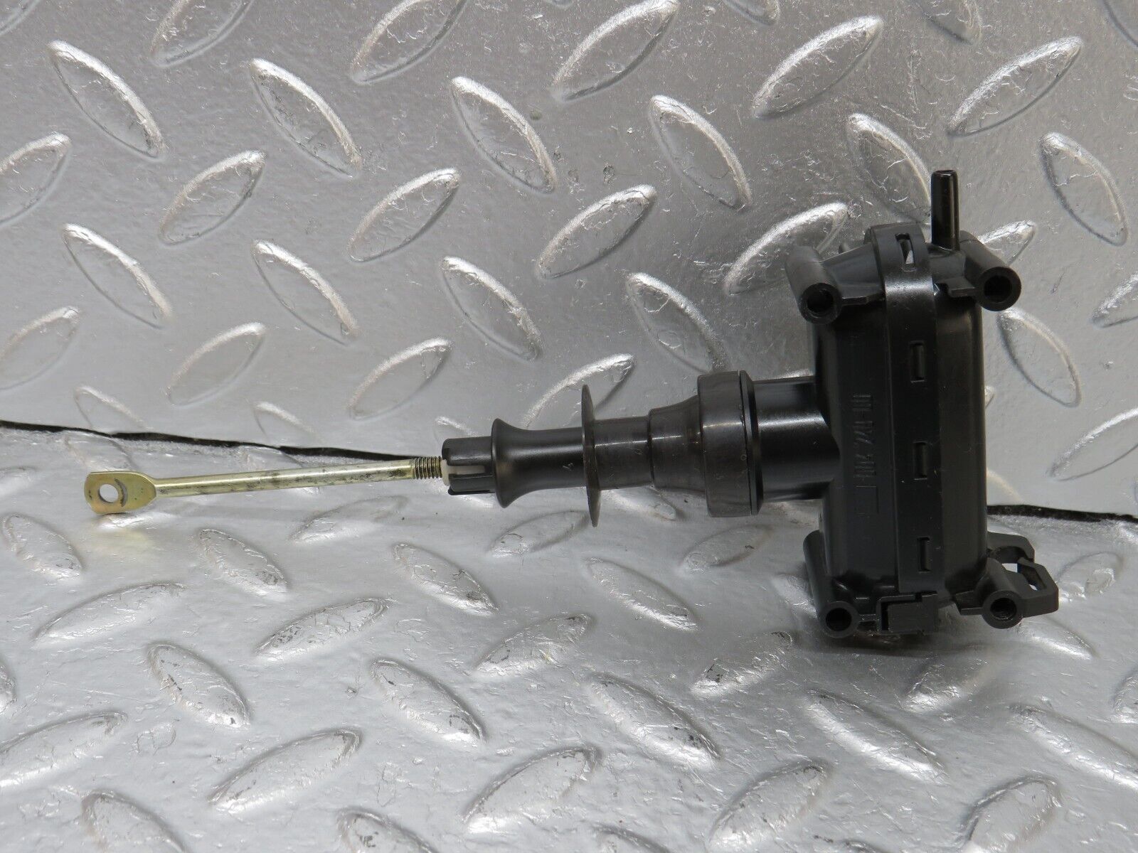 33648 Mercedes-Benz W201 190E 2.0L Door Lock Vacuum Actuator Rear Right