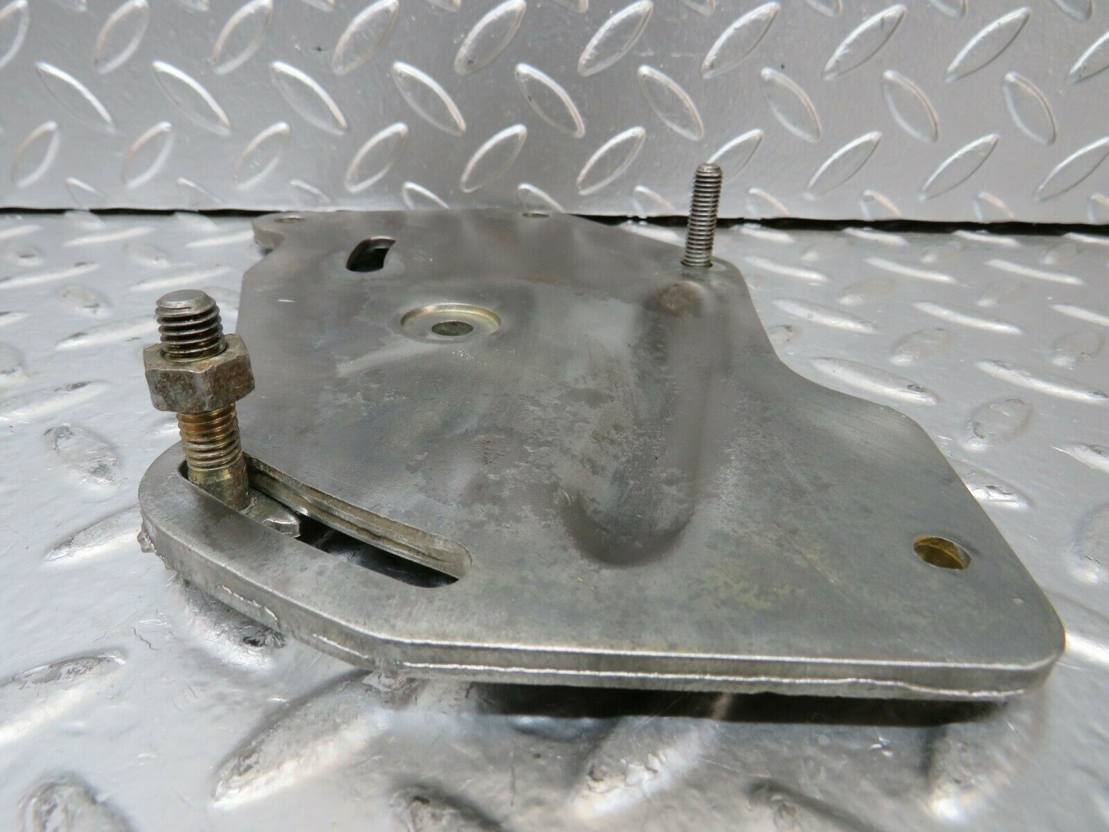 23357 Mercedes-Benz W116 350SE Power Steering Pump Bracket