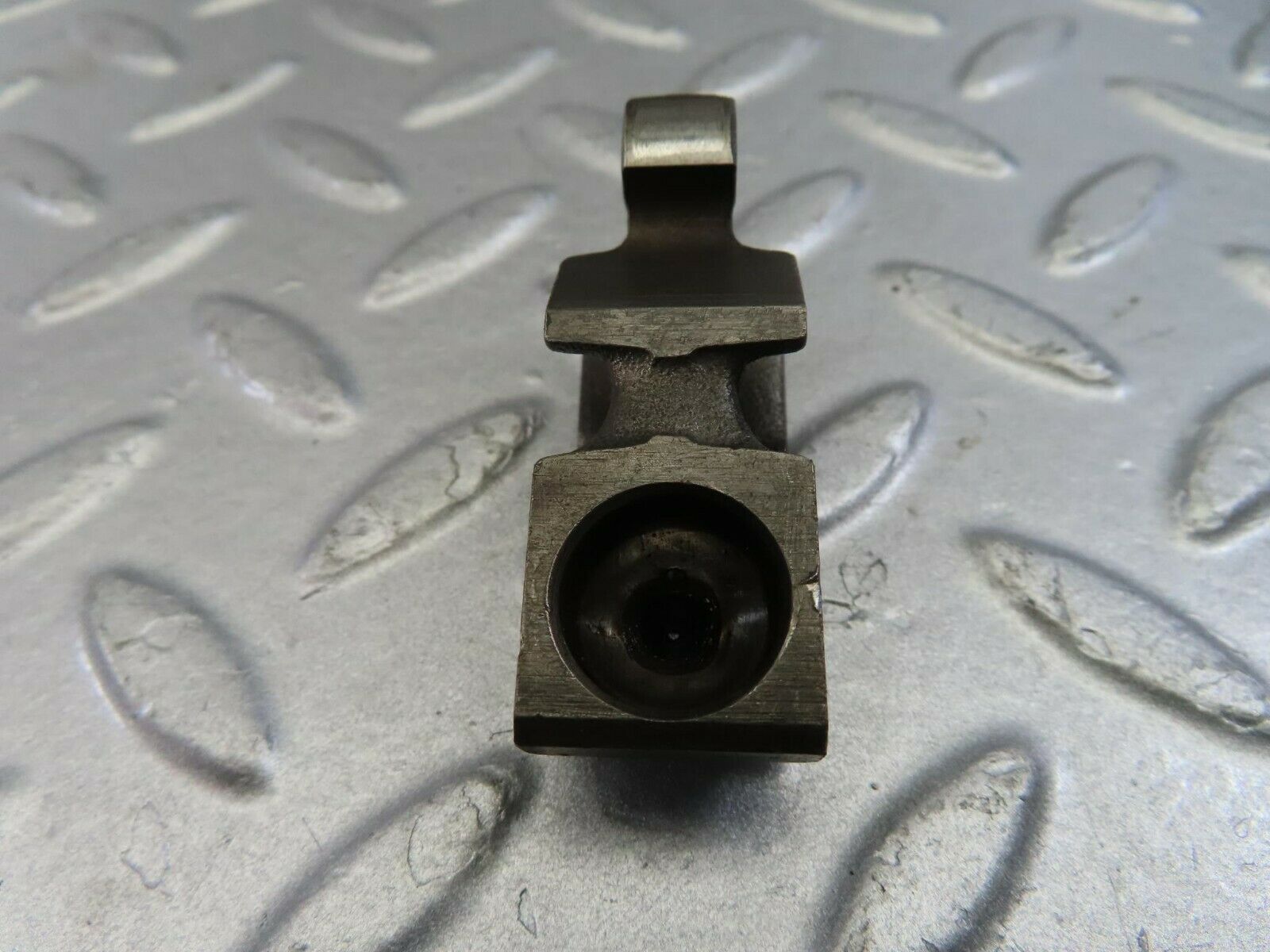 9864 Mercedes-Benz C123 280CE Coupe Valve Rocker Arm With Retaining Spring