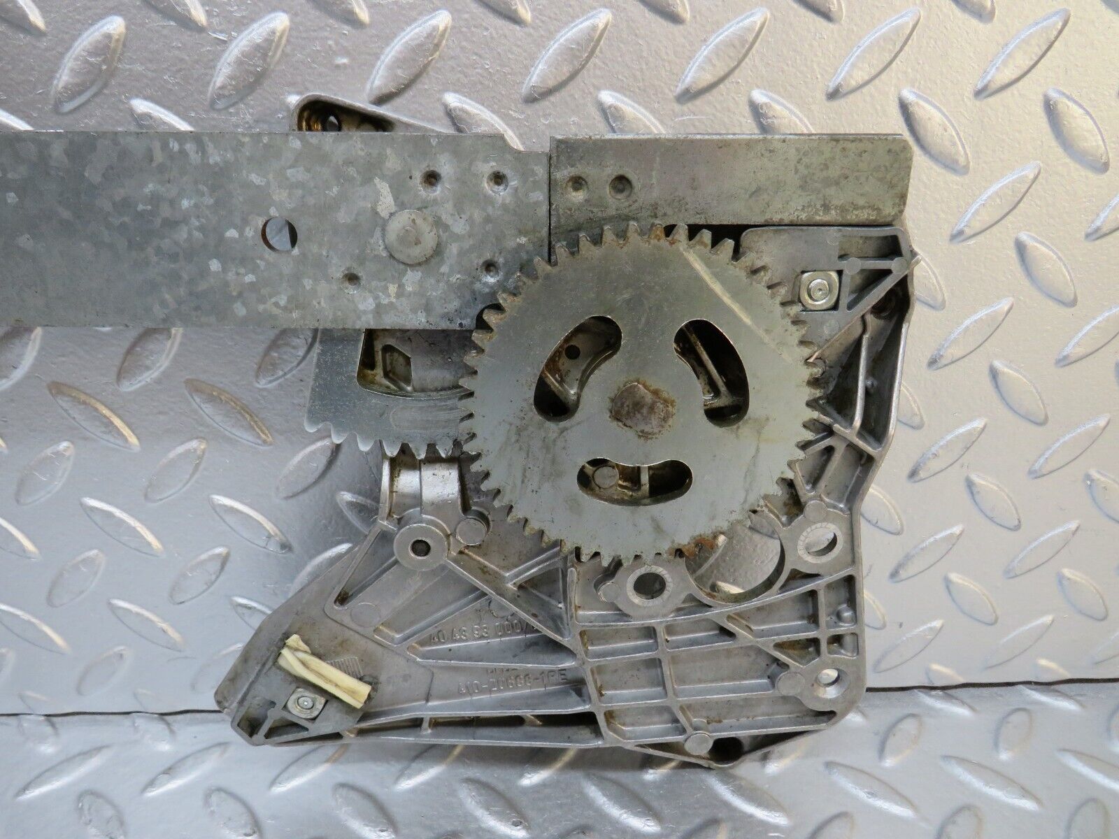 30070 Porsche 924 Right Door Power Window Regulator 477837376