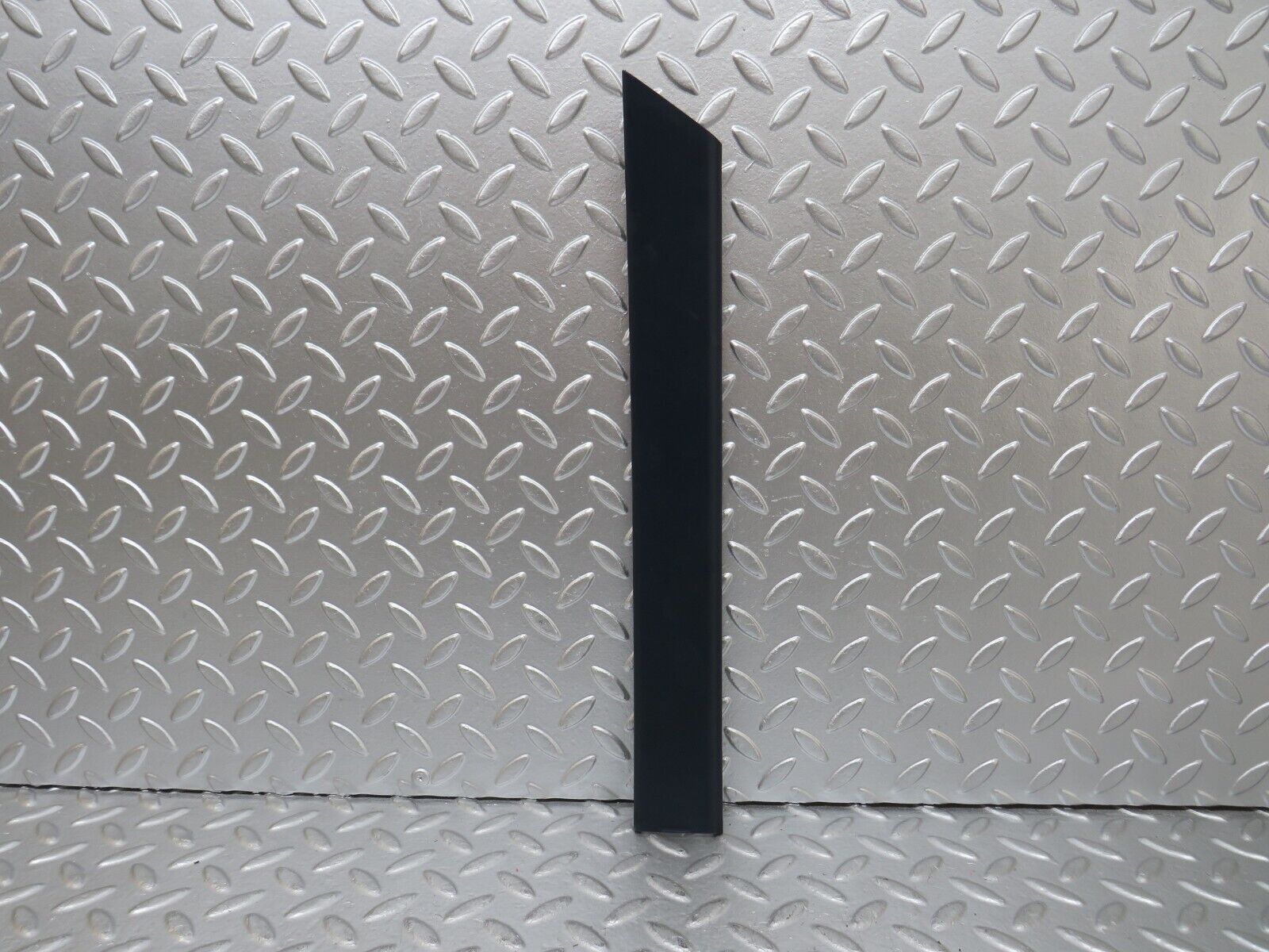 24995 Mercedes-Benz W140 S320 Rear Right Quarter Window Channel Inner Cover