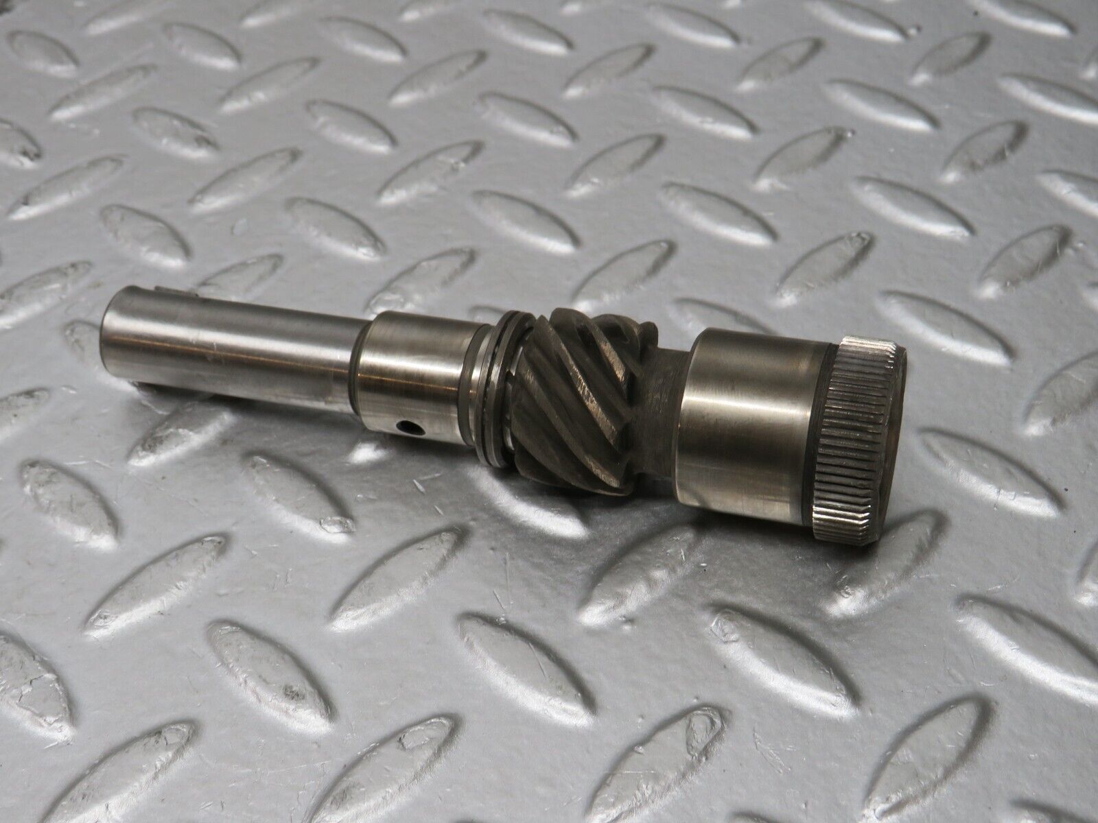 32905 Mercedes-Benz W123 300D Intermediate Shaft Gear