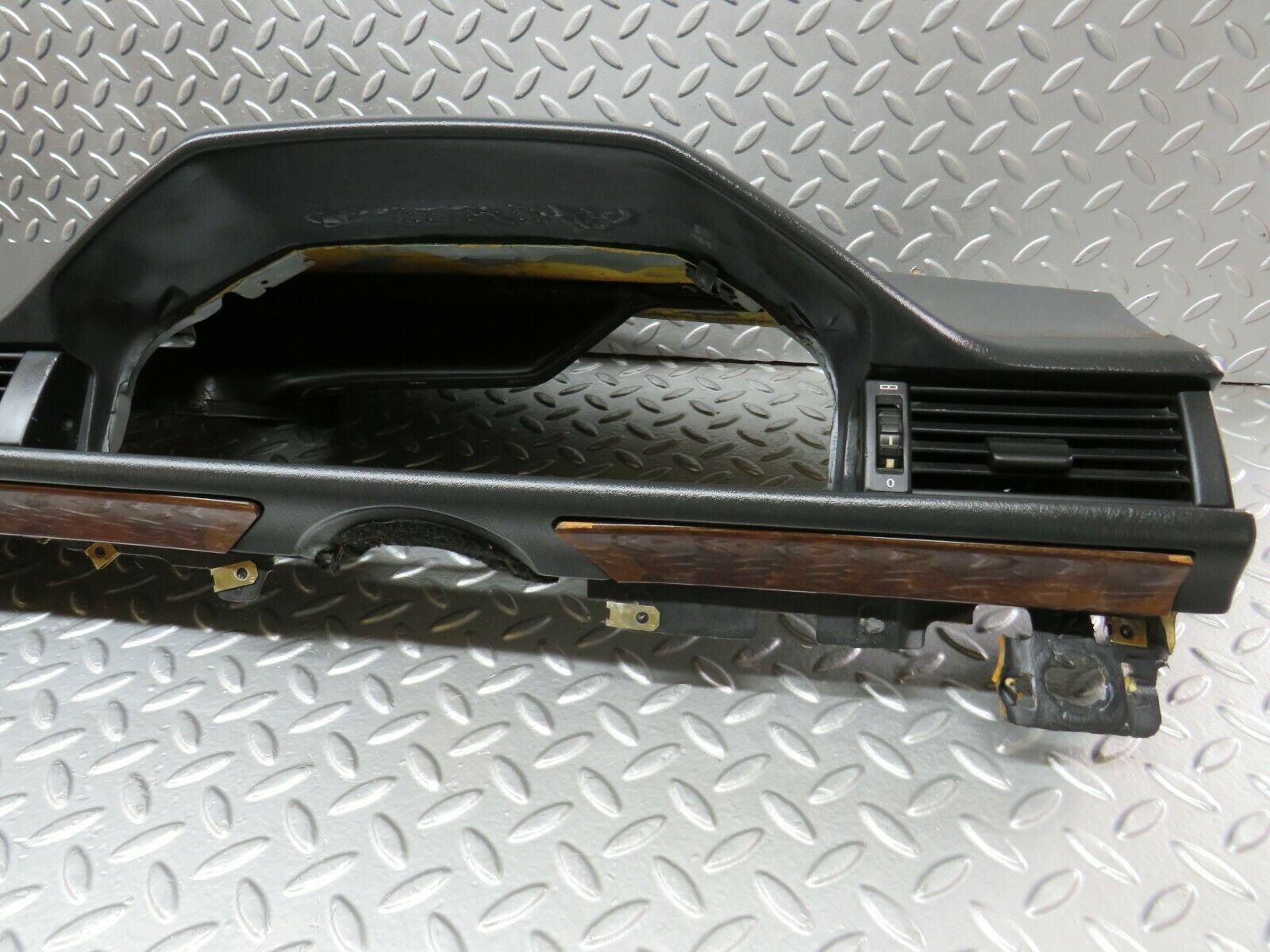 24255 Mercedes-Benz S124 220TE Wagon Dashboard Black