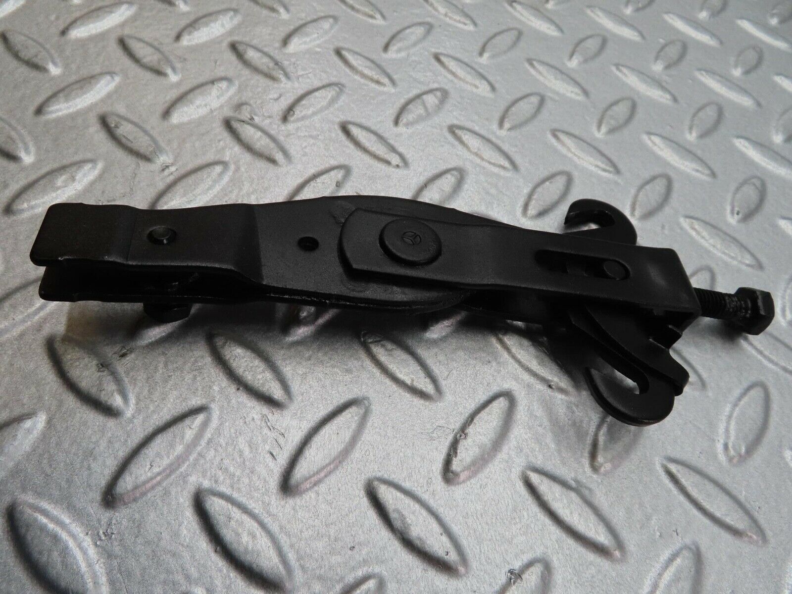 16505 Mercedes-Benz W124 260E Handbrake Regulator