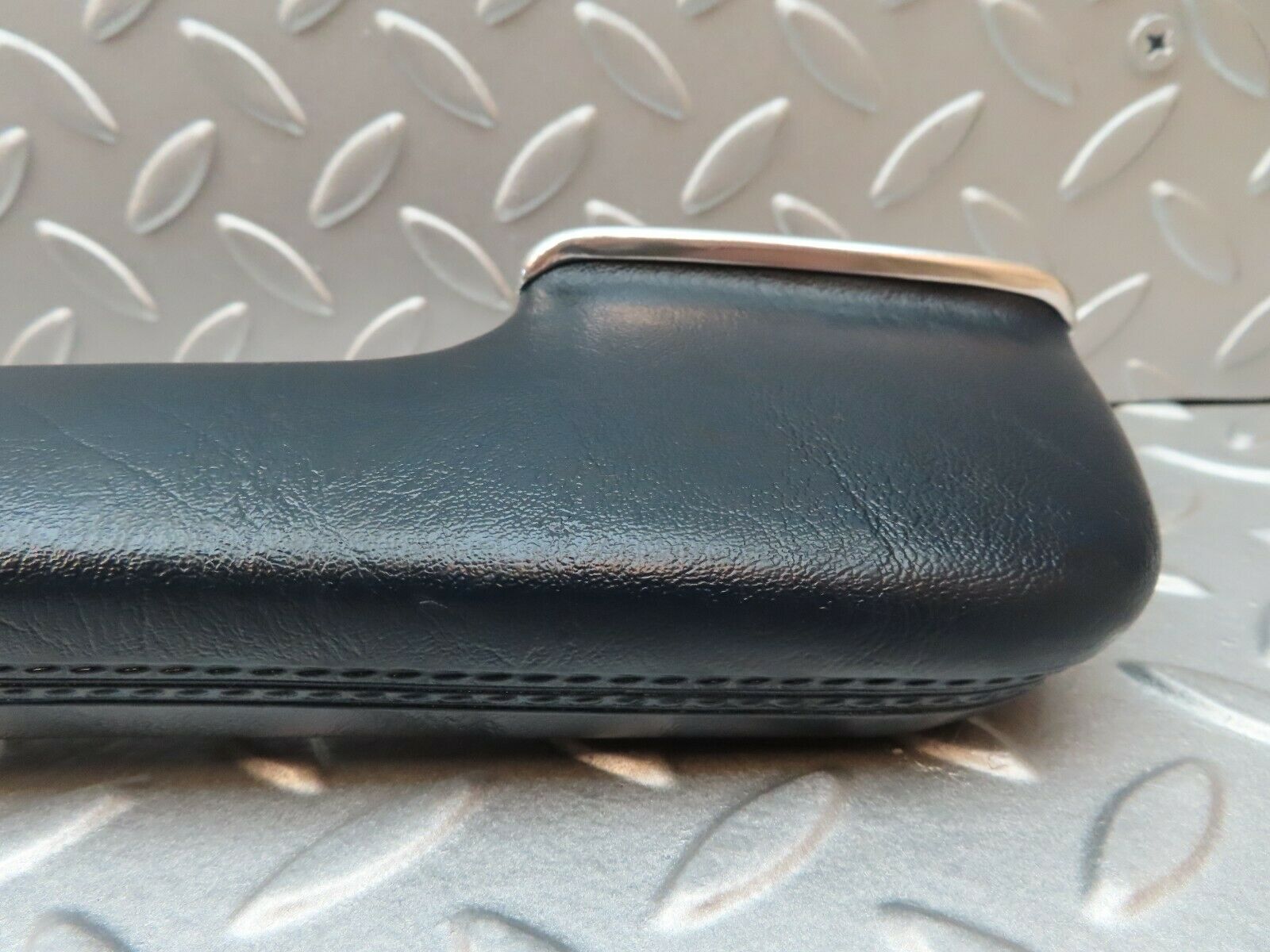 4282 Mercedes-Benz W123 230E Interior Door Handle Rear Left Blue 1239701901