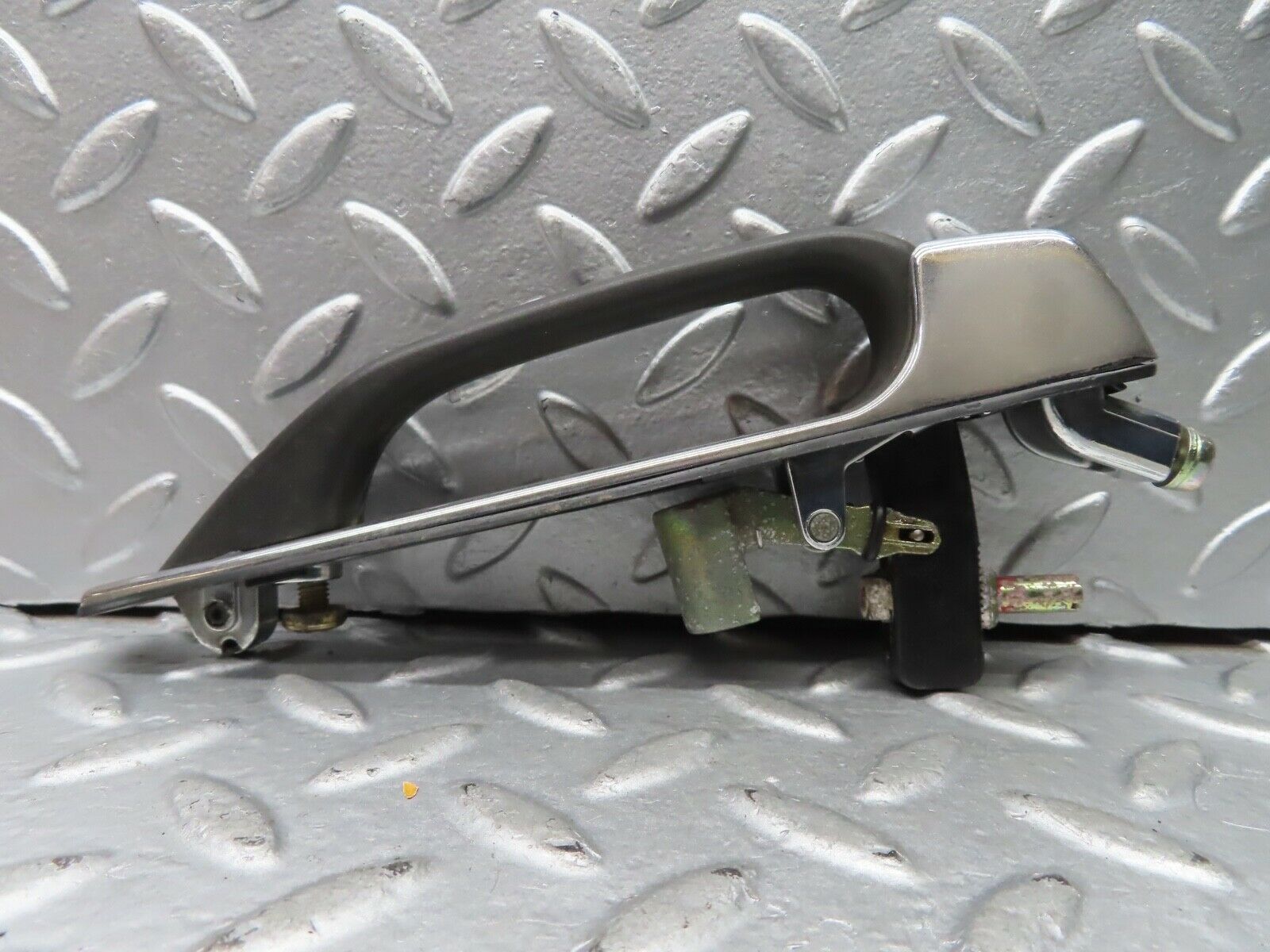 21256 Mercedes-Benz W123 230E Rear Exterior Door Handle 1237600359