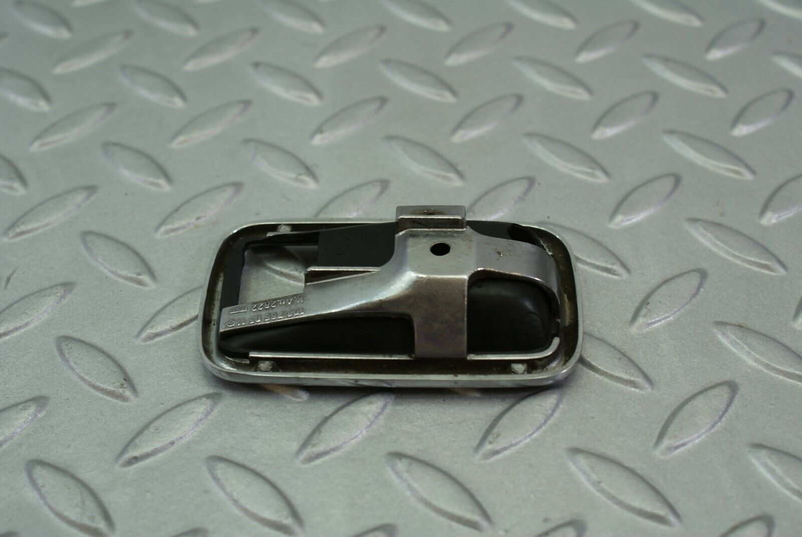 3183 Mercedes-Benz W115 220D Chrome Frame For Door Handle Left 1087660511