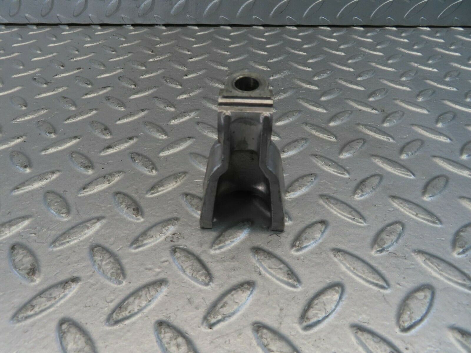 10970 Mercedes-Benz W115 220D Rocker Arm Support 6150550110