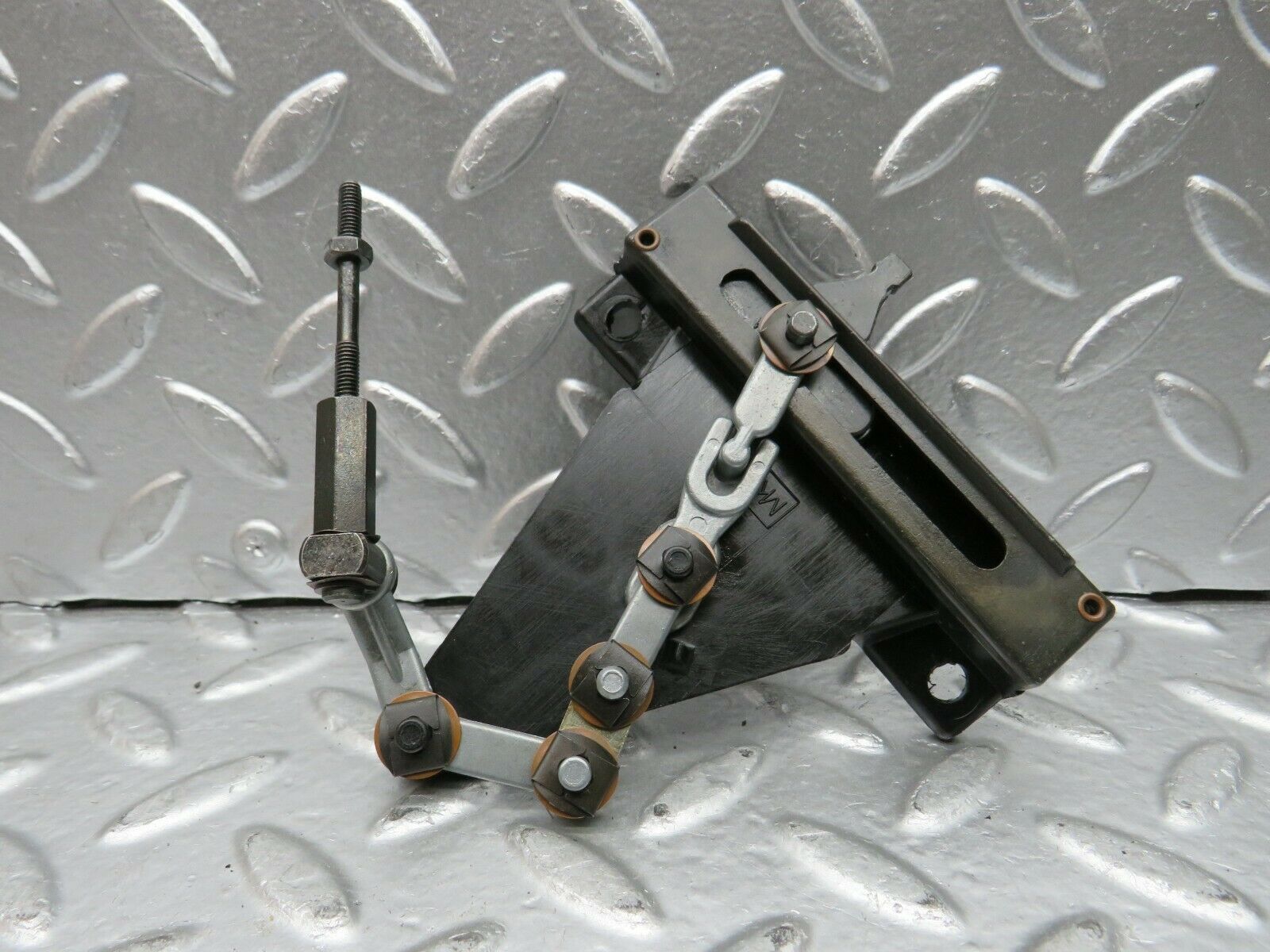 22719 Mercedes-Benz C107 450SLC Coupe Air Vent Control Lever Centre