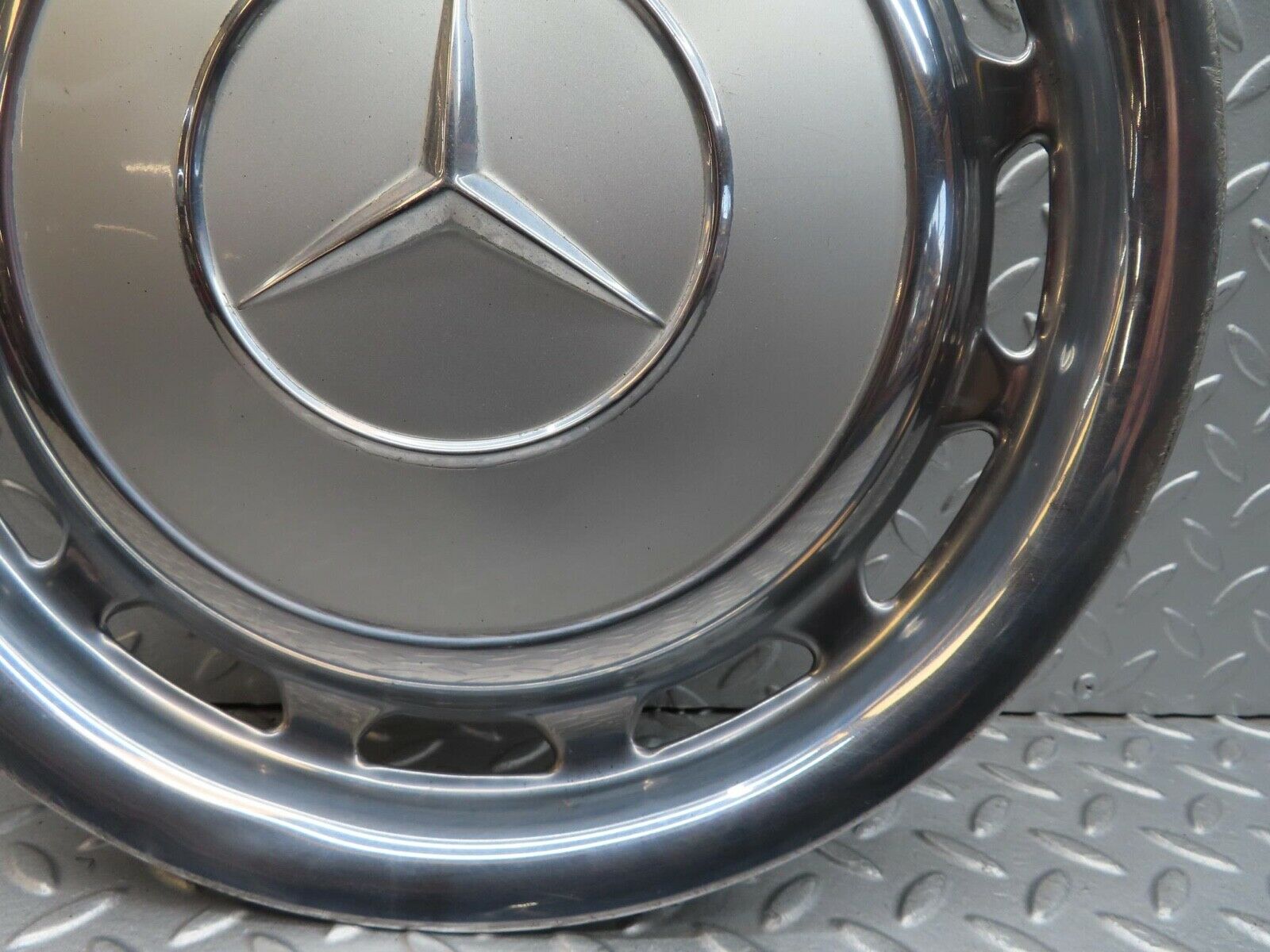 12406 Mercedes-Benz W108 280SE 3.5 Vintage Wheel Trim Hub Cap 14