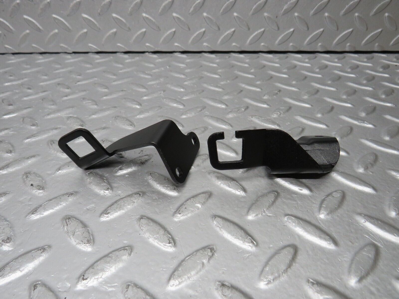 38973 Mercedes-Benz W201 190E 2.6L Accelerator Cable Holder Bracket