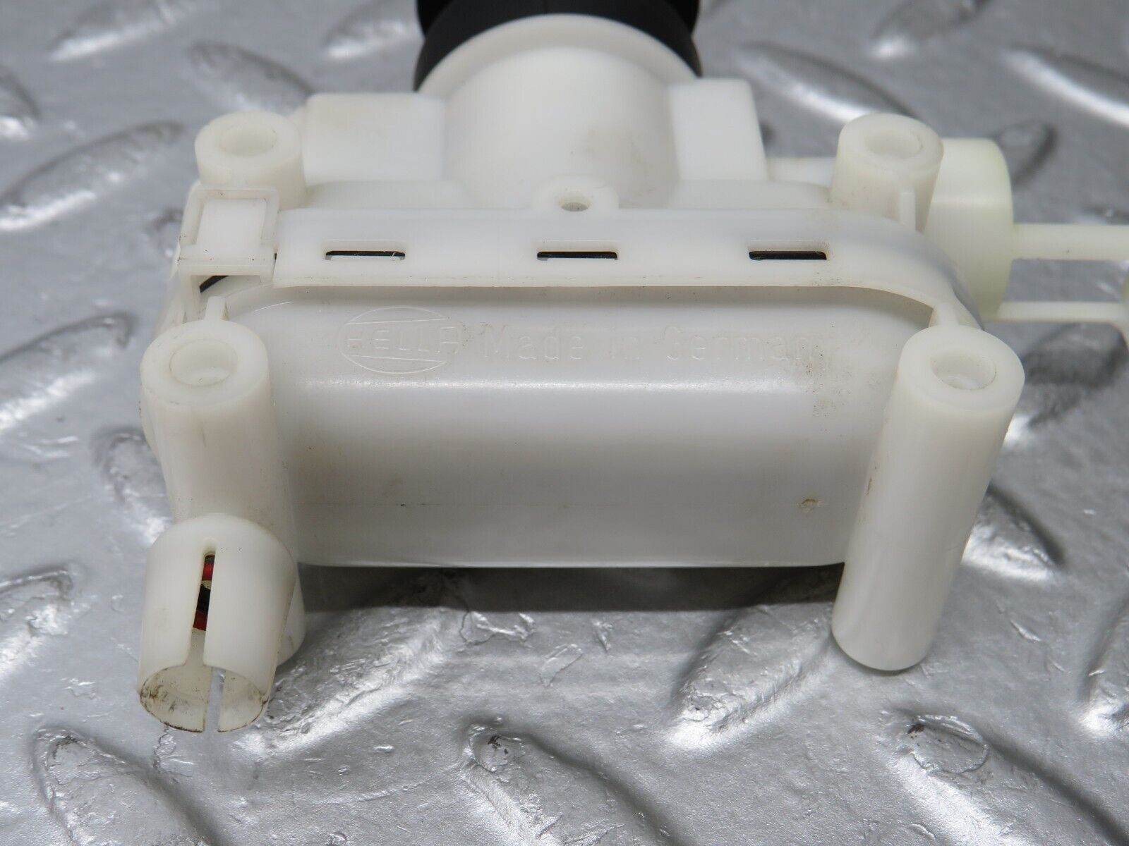 38349 Mercedes-Benz R129 280SL Coupe Door Lock Vacuum Actuator