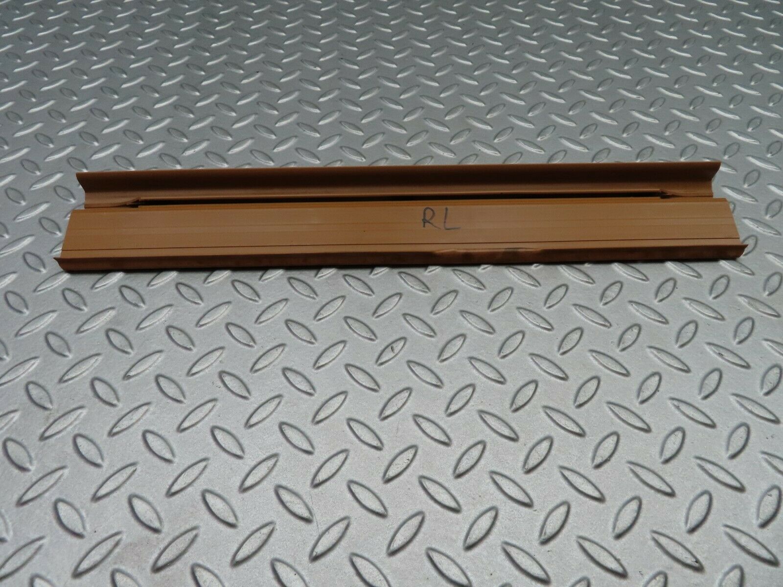5663 Mercedes-Benz W123 200 Rear Left Door Sill