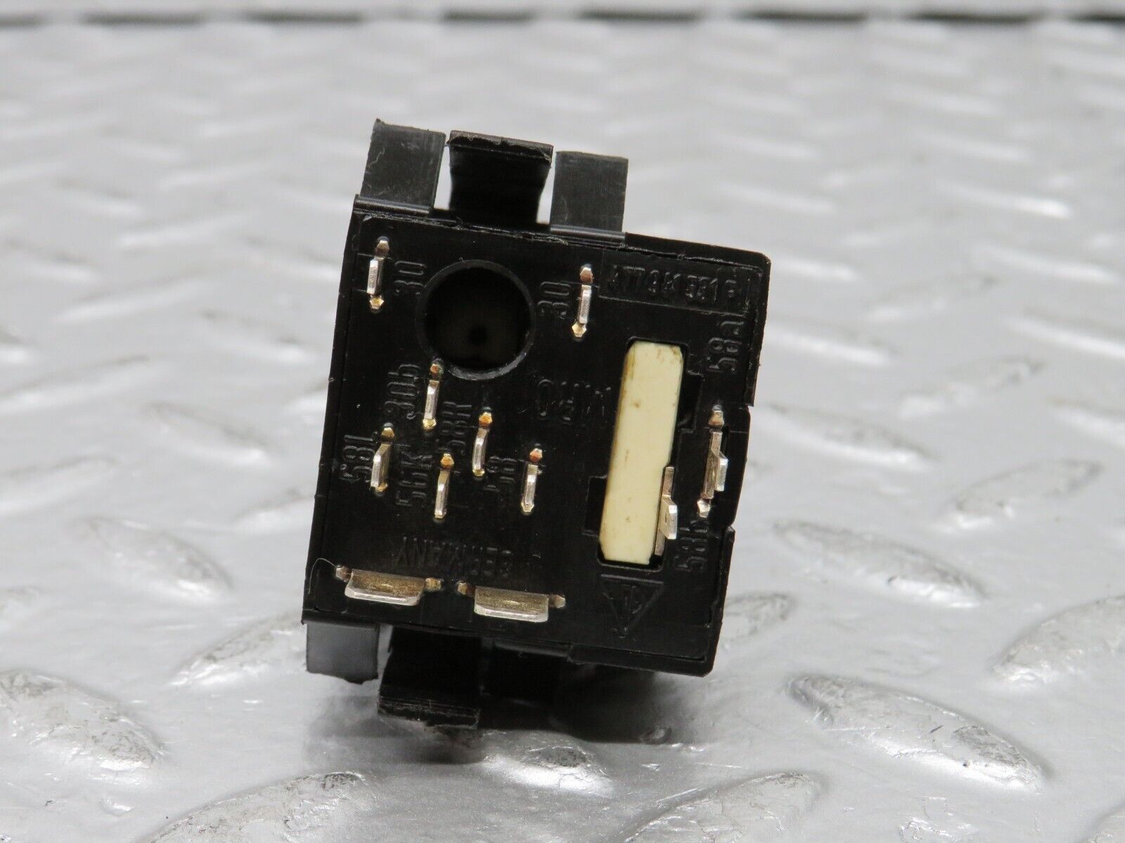 30041 Porsche 924 Headlight Switch 477941531