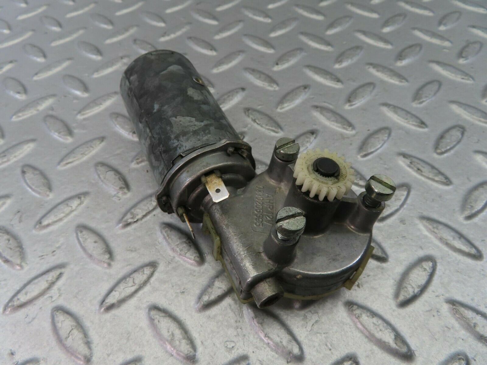 9246 Mercedes-Benz C124 300CE Coupe Seat Belt Presenter Motor Left 0390206695