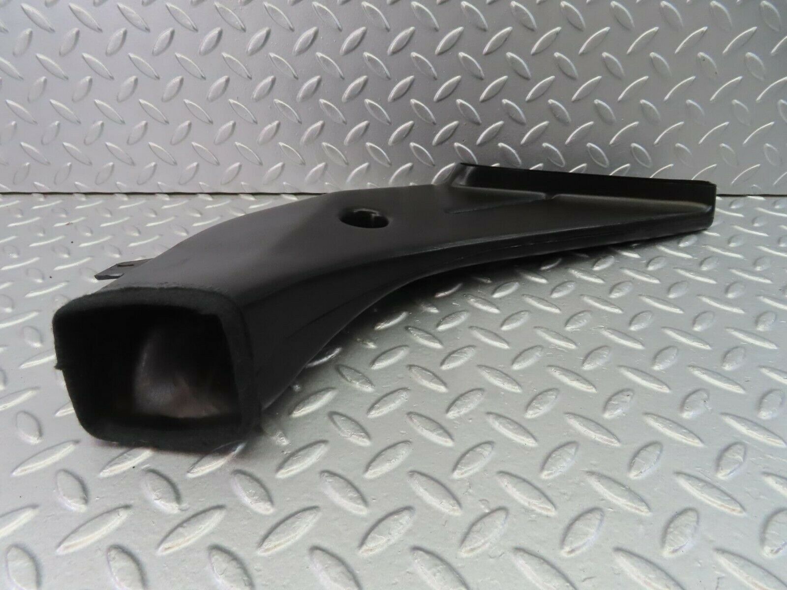 10448 Mercedes-Benz W201 190E Air Duct Heater Ventilation Right 2018310246