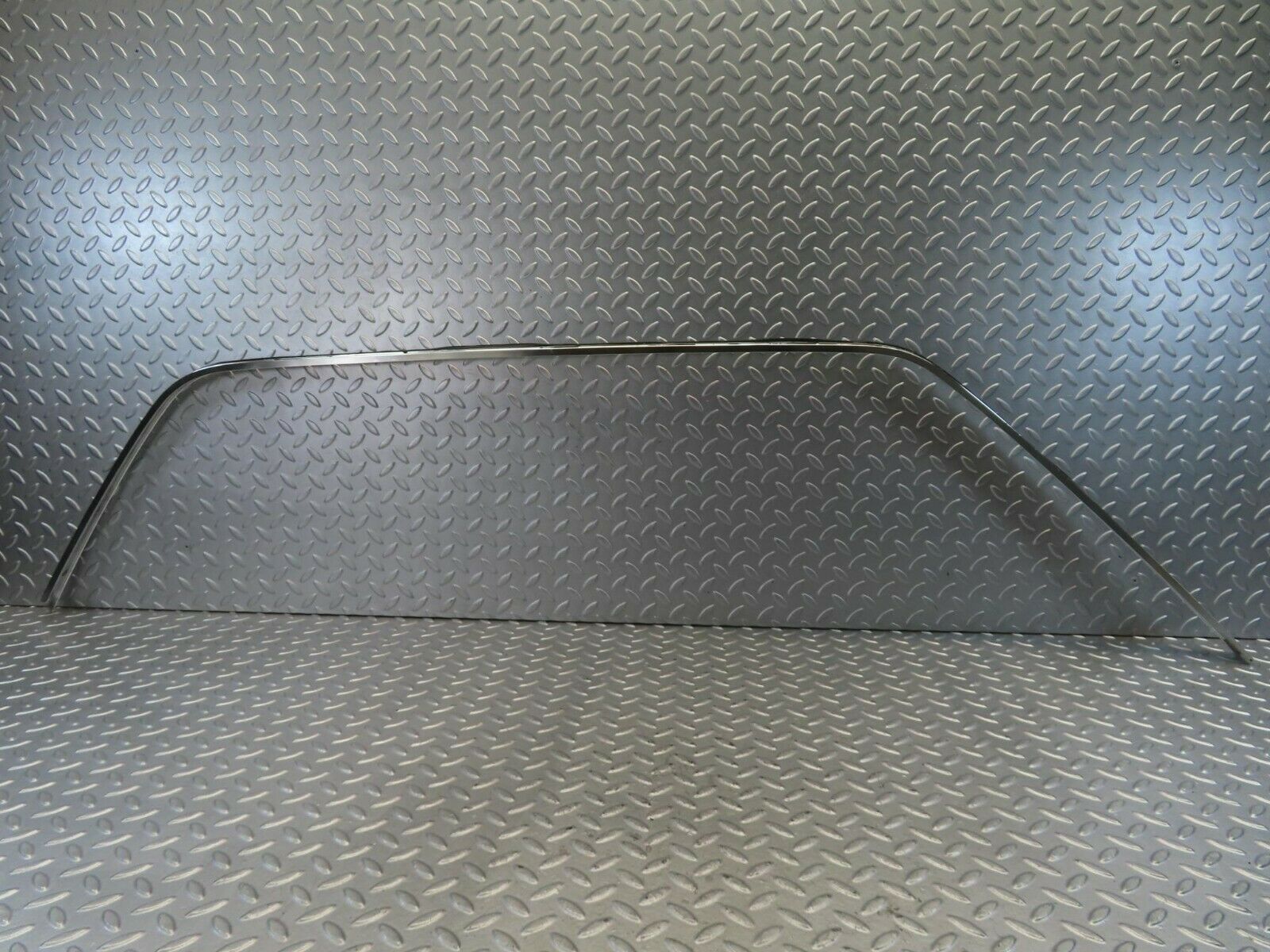 11585 Mercedes-Benz C123 230CE Coupe Chrome Roof Trim Cladding Right Side