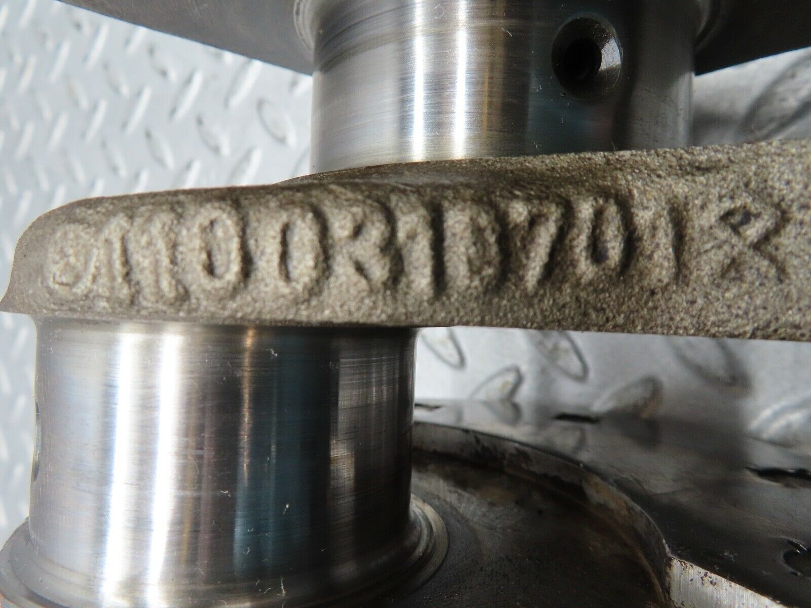 16995 Mercedes-Benz C123 280CE Coupe Crankshaft 1100310701