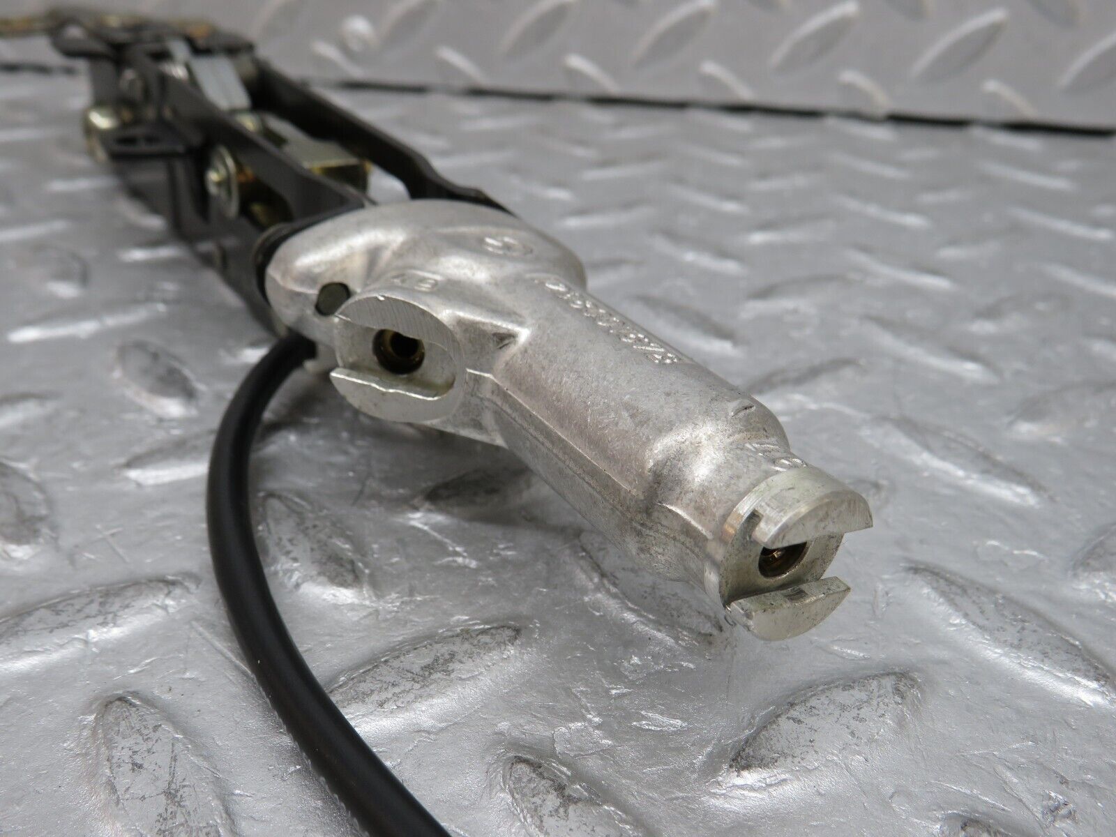 37820 Mercedes-Benz A124 320E Cabriolet Soft Top Cover Lock 1247700426 1298210951 1298001672