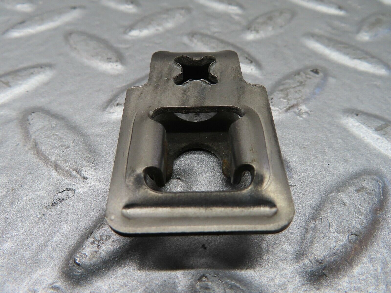 20056 Mercedes-Benz R129 300SL Coupe Fuel Injector Bracket