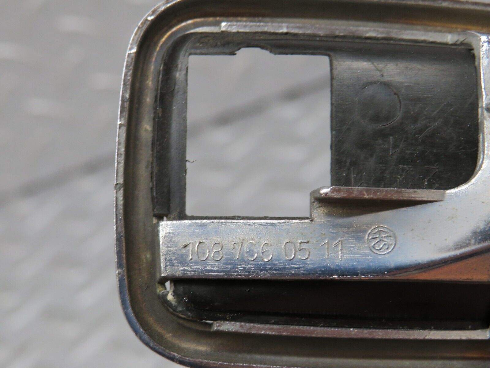 35723 Mercedes-Benz W108 Chrome Frame For Door Opener Left 1087660511