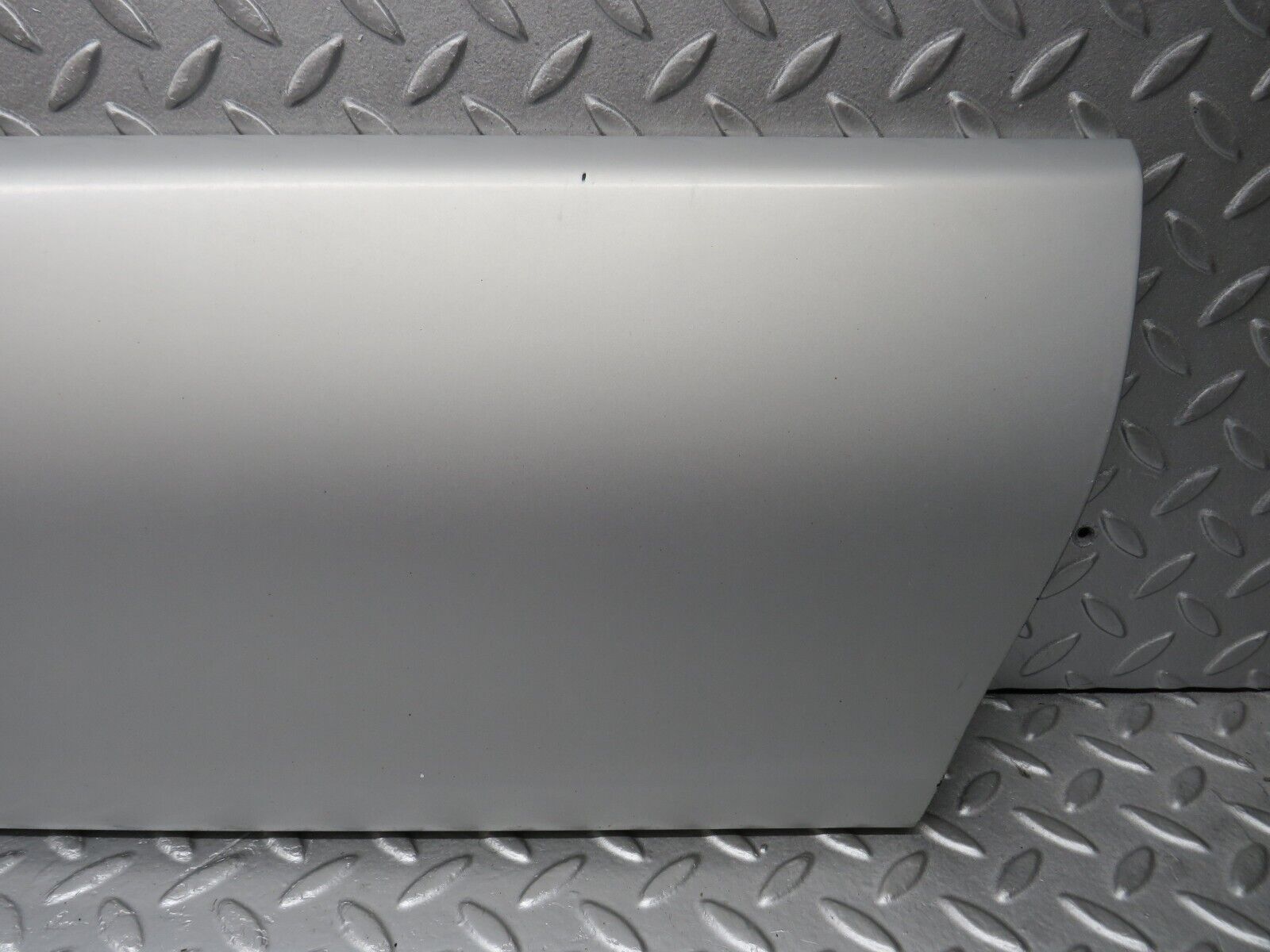 39381 Mercedes-Benz R129 320SL Coupe Right Door Lower Moulding Trim 1296902240